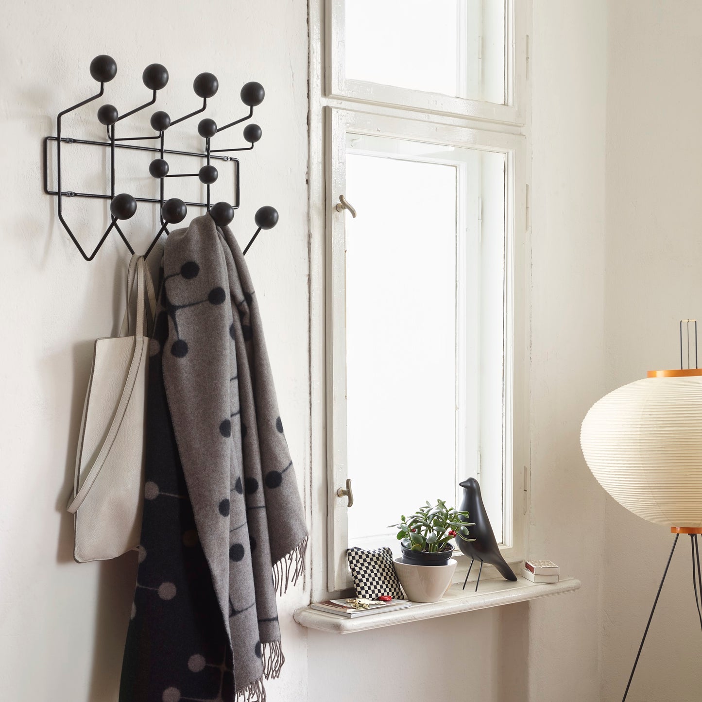 Vitra Eames Hang it all Wandgarderobe Esche schwarz