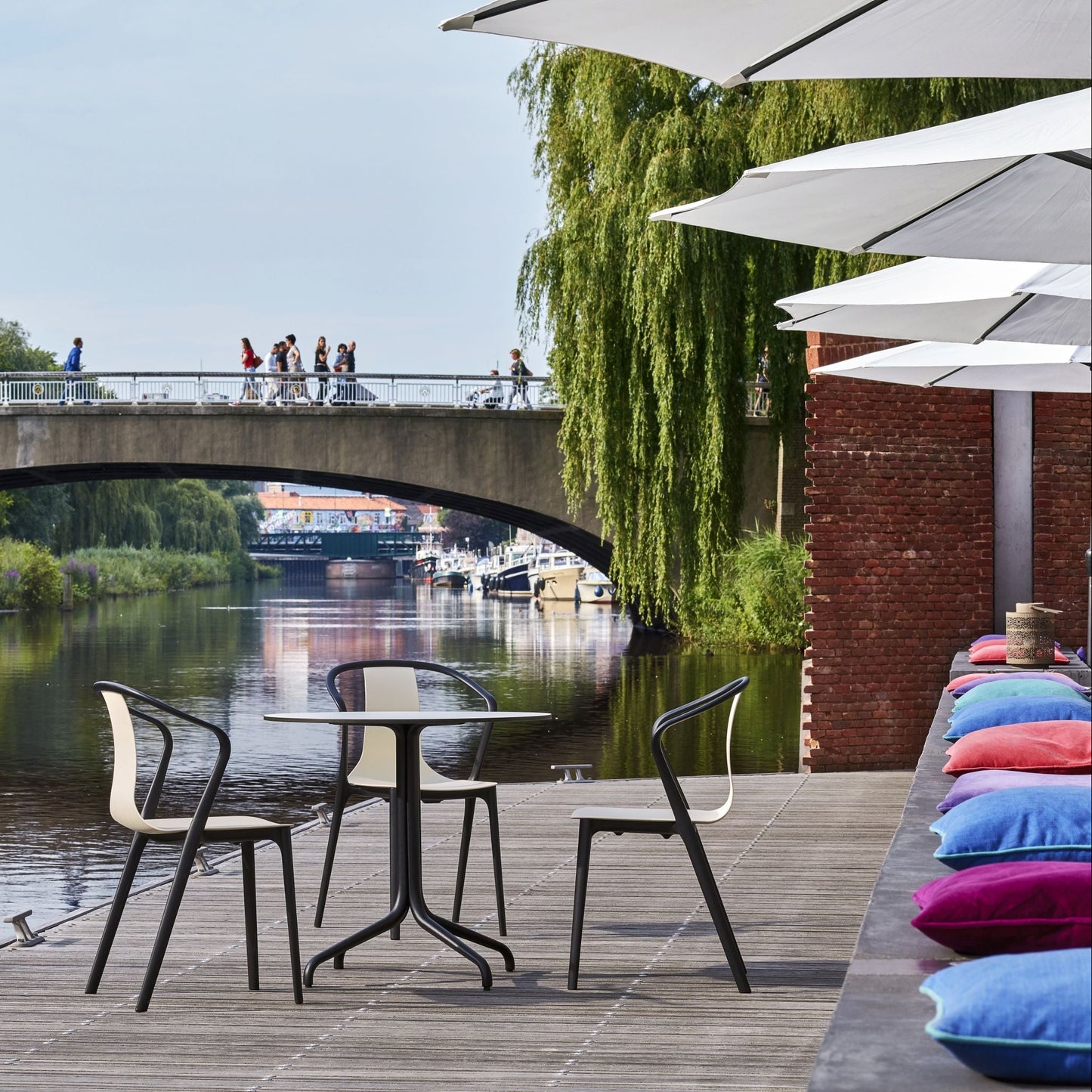 Vitra Belleville Table Bistrotisch rund oder eckig Indoor & Outdoor