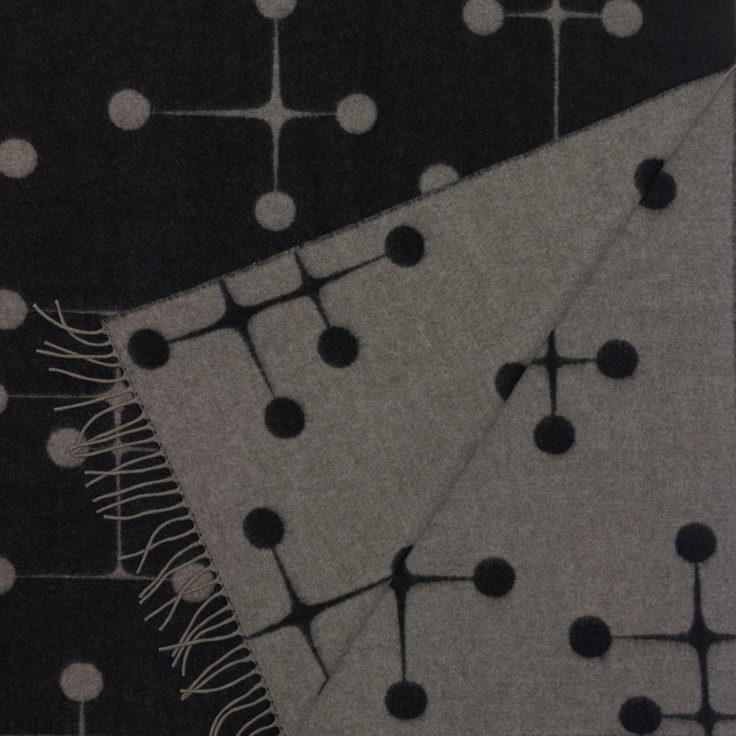 Vitra Eames Wool Blanket Dot Pattern Wolldecke schwarz grau gepunktet