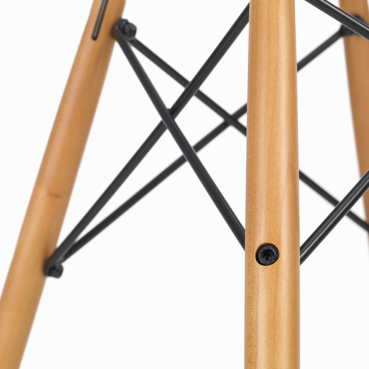 Vitra Eames Plastic Armchair DAW RE Ahorn gelblich Kunststoff recycelt