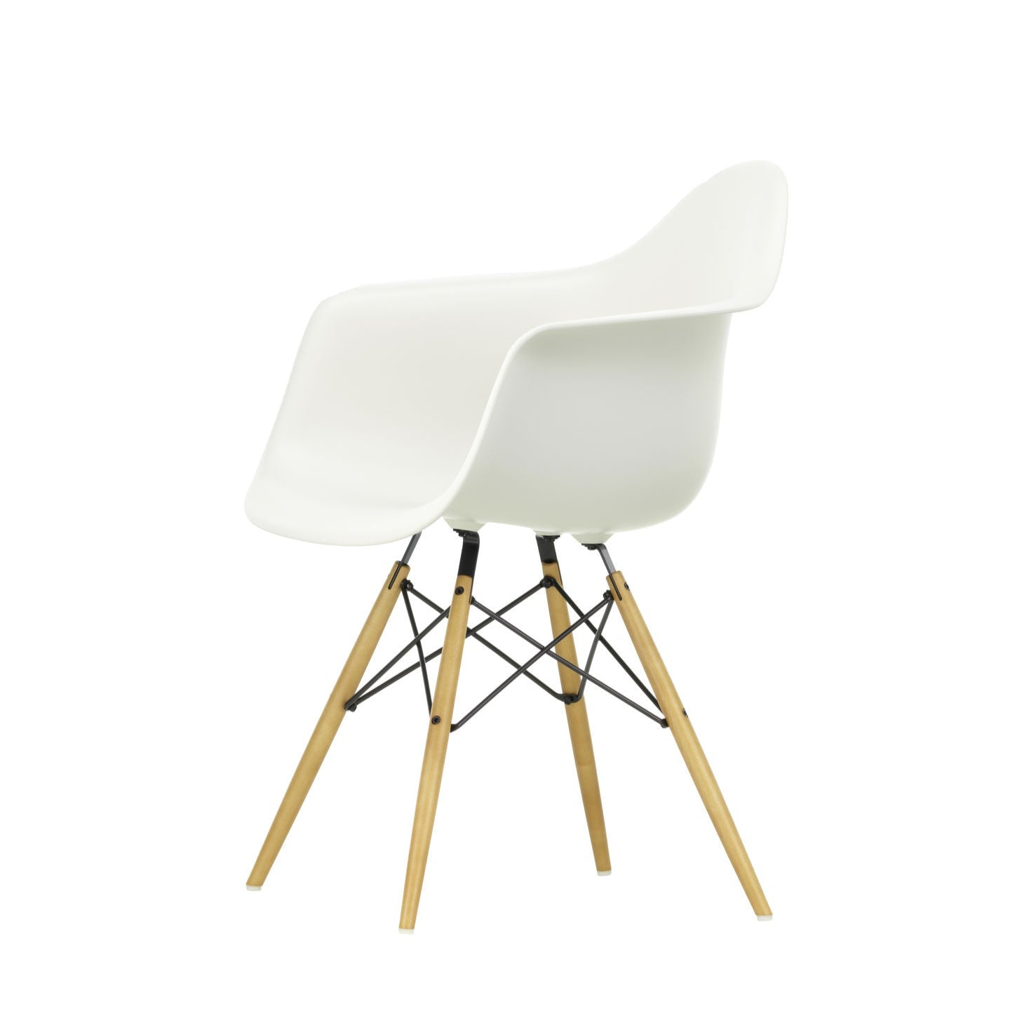Vitra Eames Plastic Armchair DAW RE Ahorn gelblich Kunststoff recycelt