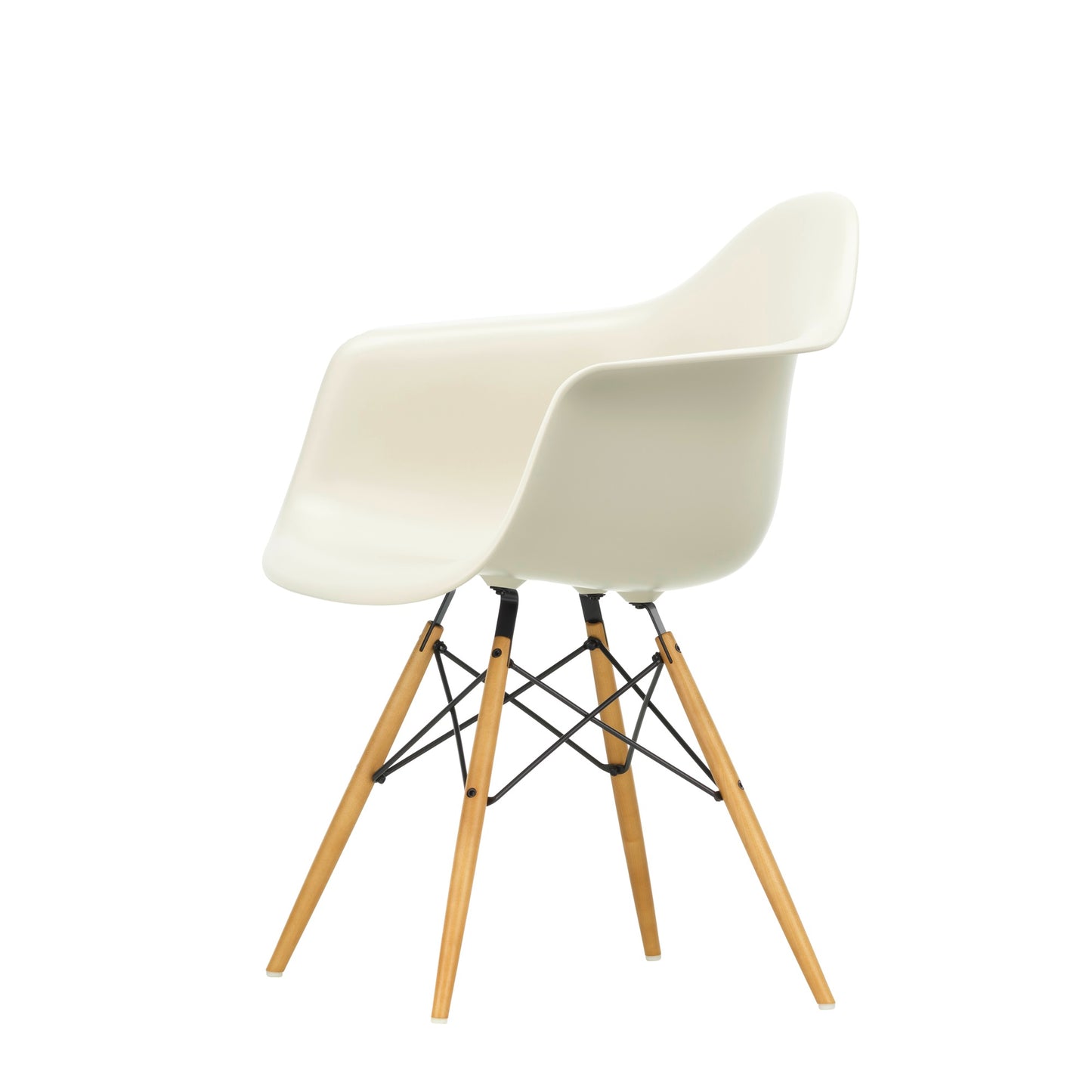 Vitra Eames Plastic Armchair DAW RE Ahorn gelblich Kunststoff recycelt