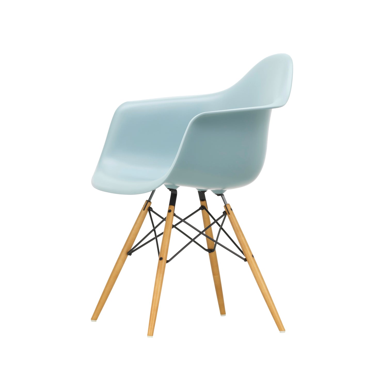 Vitra Eames Plastic Armchair DAW RE Ahorn gelblich Kunststoff recycelt