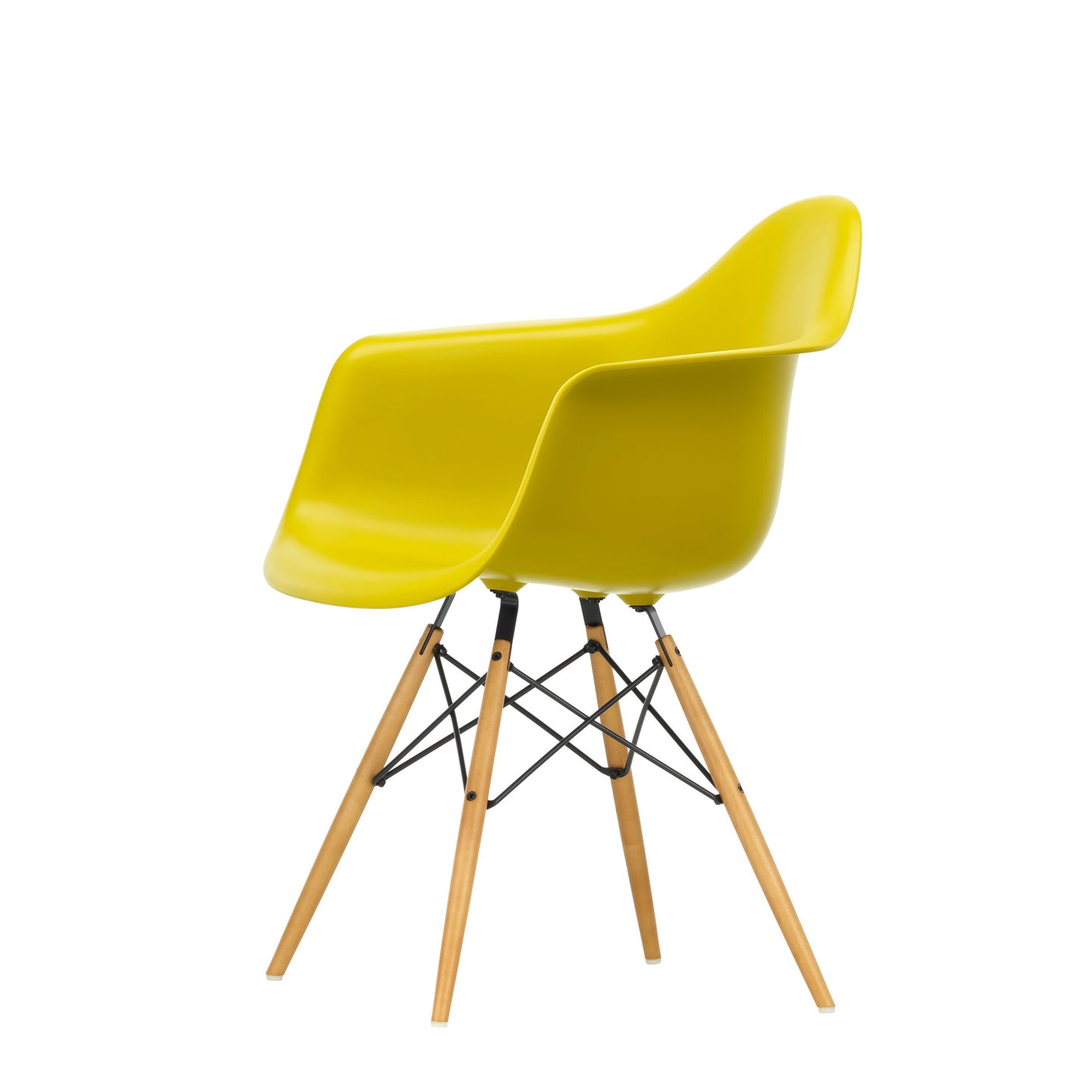 Vitra Eames Plastic Armchair DAW RE Ahorn gelblich Kunststoff recycelt