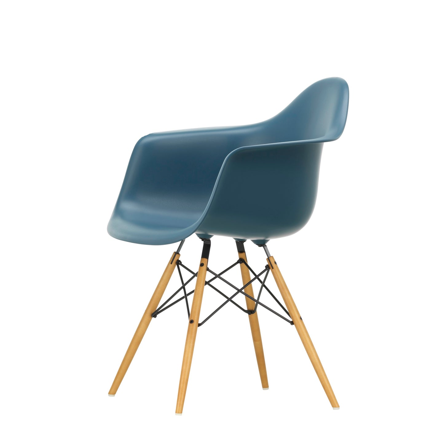 Vitra Eames Plastic Armchair DAW RE Ahorn gelblich Kunststoff recycelt