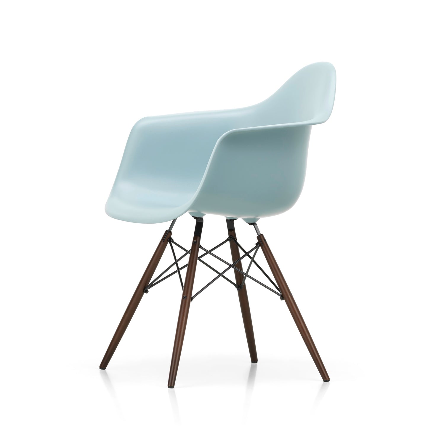 Vitra Eames Plastic Armchair DAW RE Ahorn dunkel Kunststoff recycelt