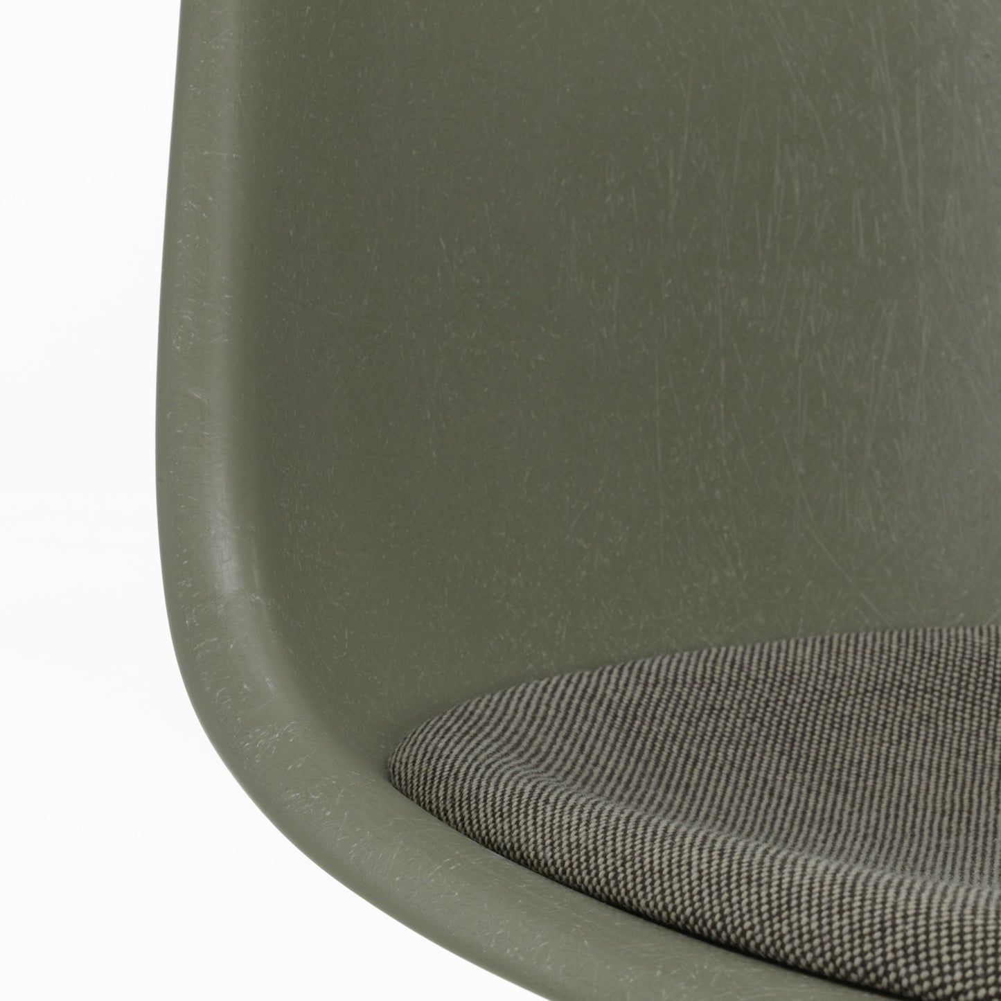 Vitra Eames Fiberglass Side Chair 4 Gestellvarianten & Sitzpolster optional