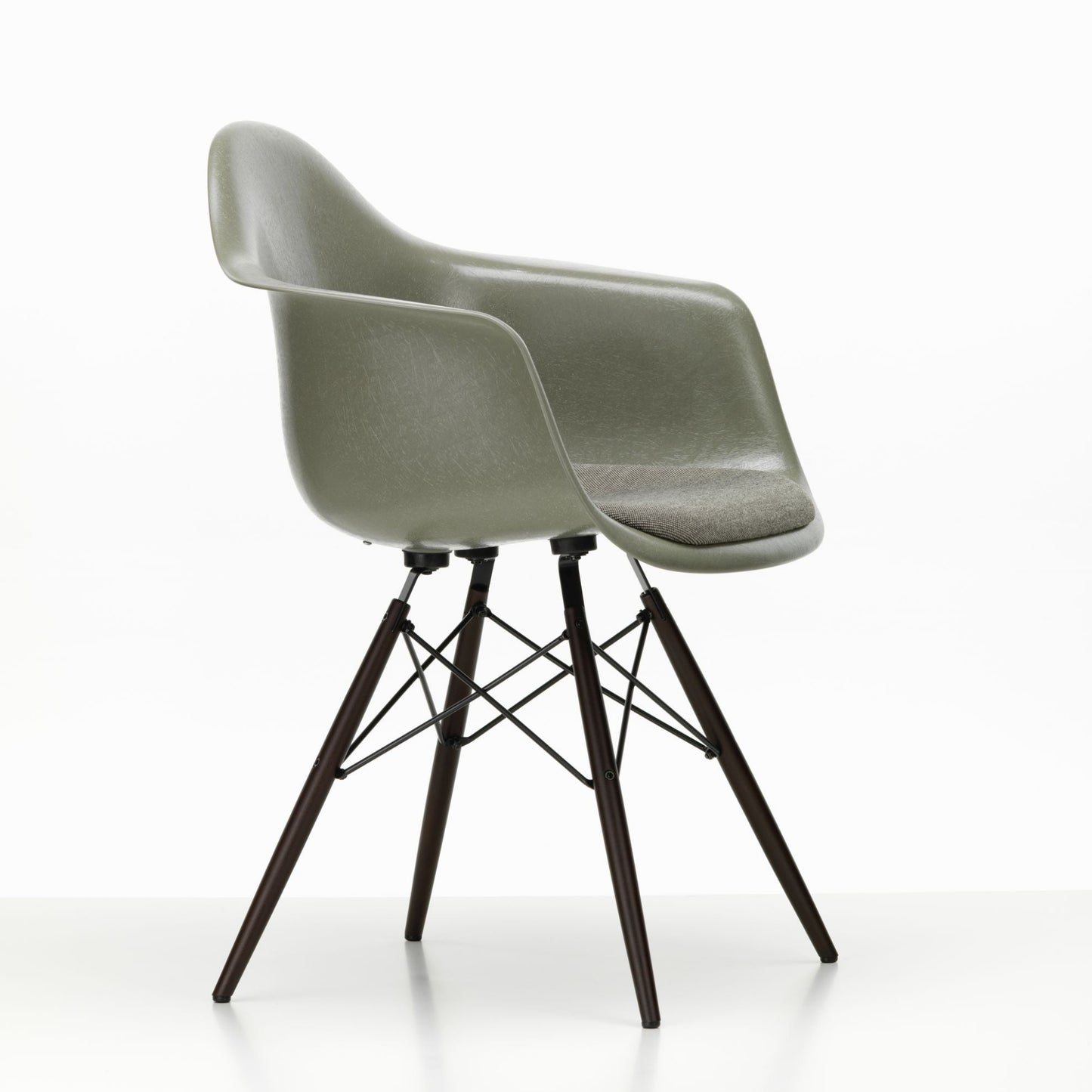 Vitra Eames Fiberglass Armchair 4 Gestellvarianten & Sitzpolster optional