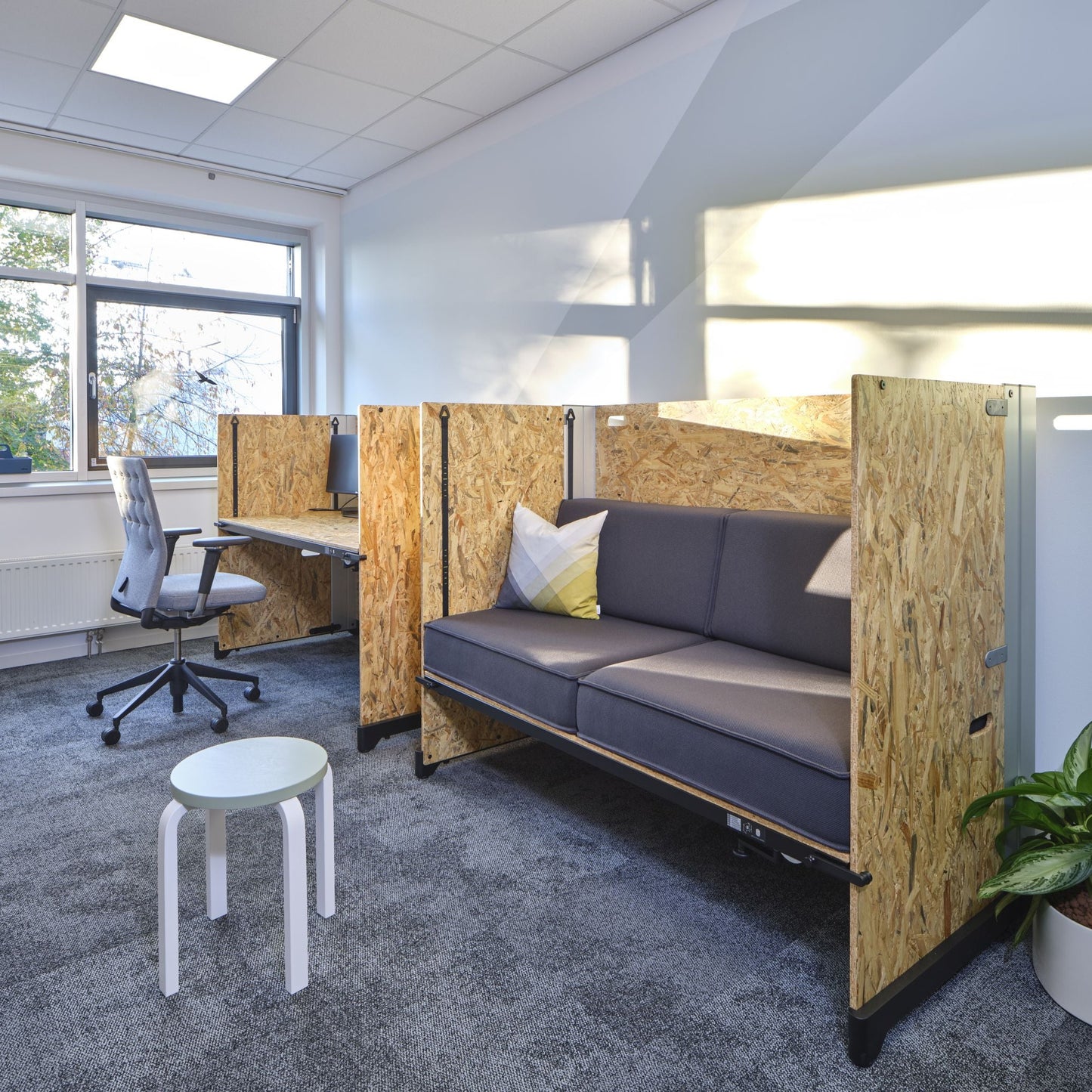 Vitra Herringbone Pillows Raw-Edges Zierkissen 40 x 40 cm mit Farbverlauf