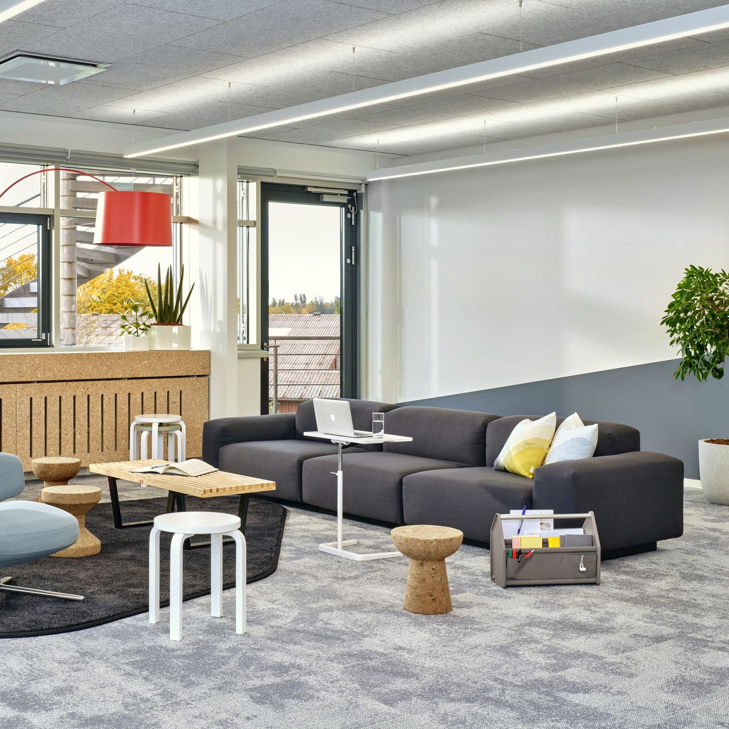 Vitra Herringbone Pillows Raw-Edges Zierkissen 40 x 40 cm mit Farbverlauf