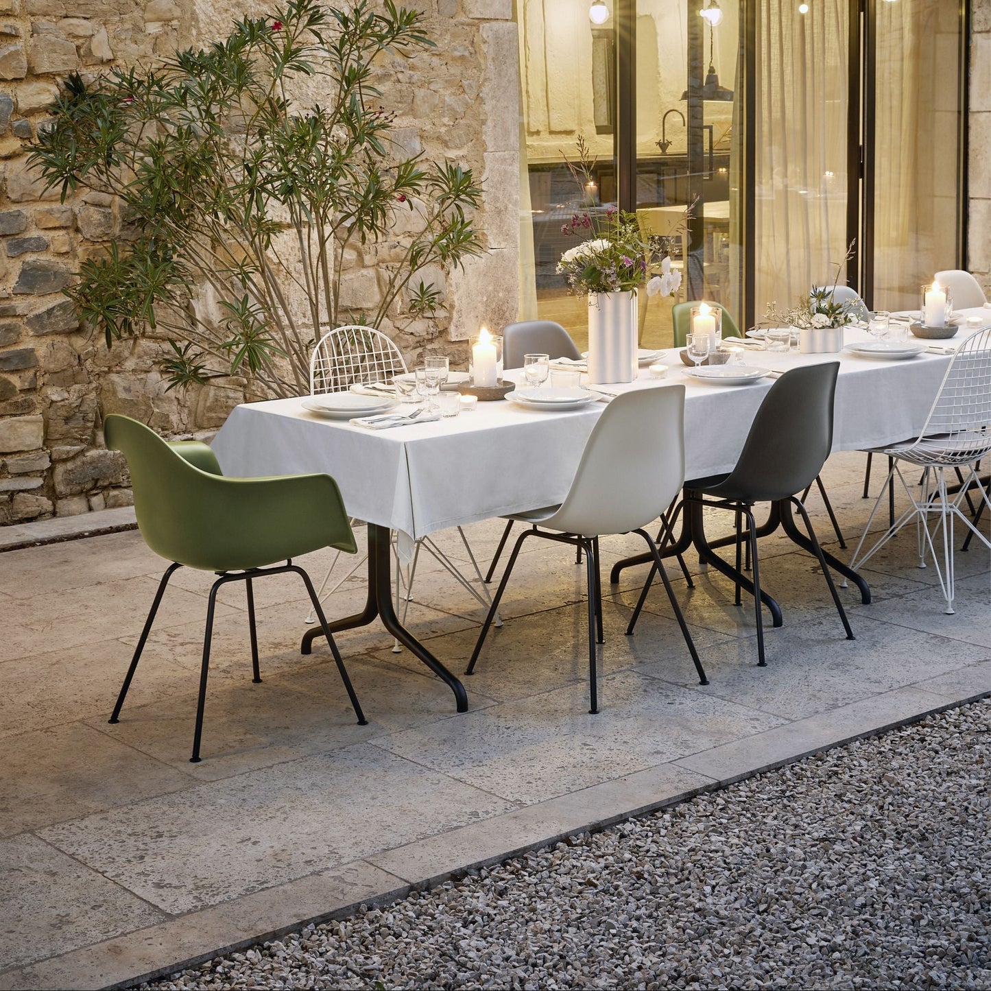 Vitra Belleville Table Bistrotisch rund oder eckig Indoor & Outdoor