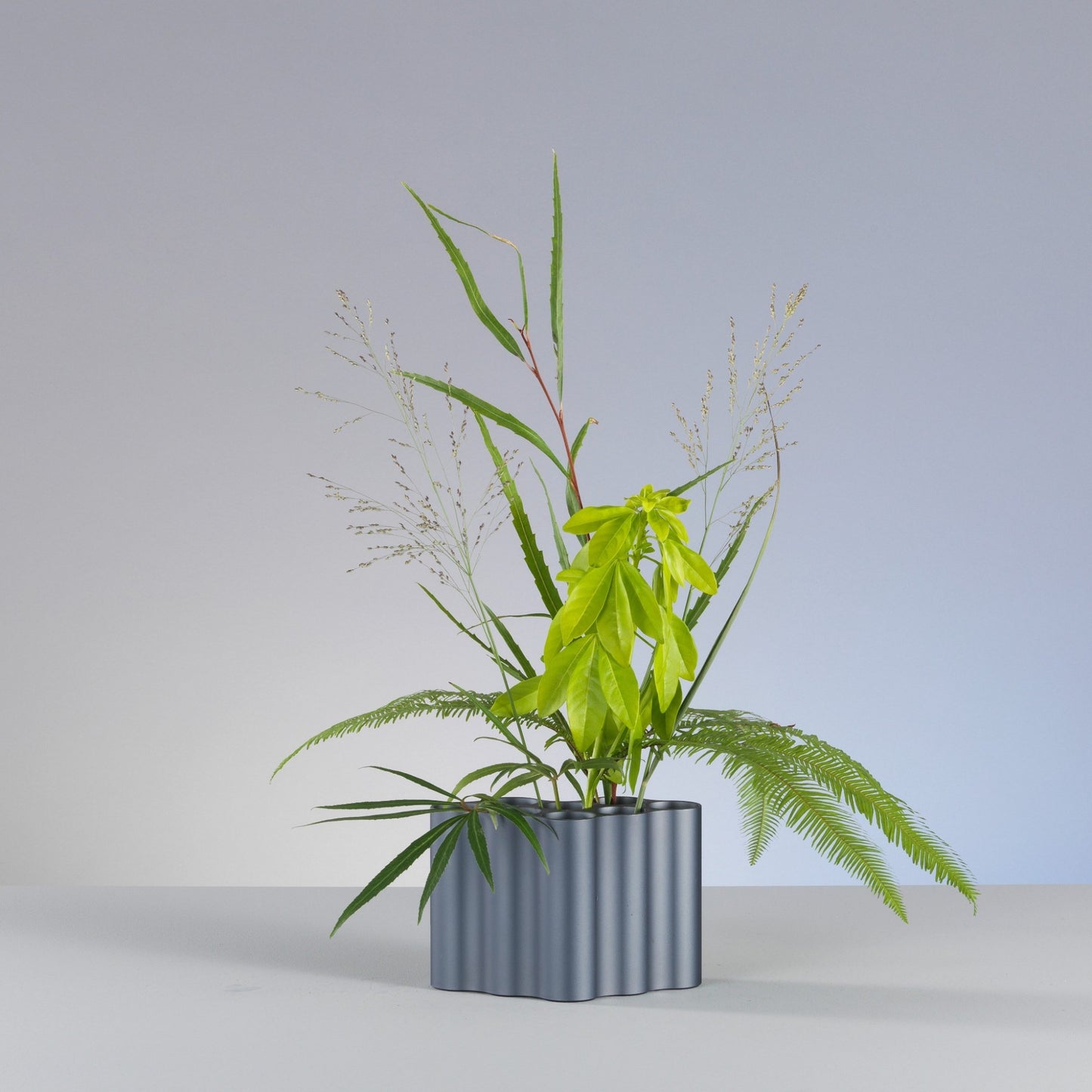 Vitra Nuage Vase métallique small – Designvase mit skulpturalem Charakter