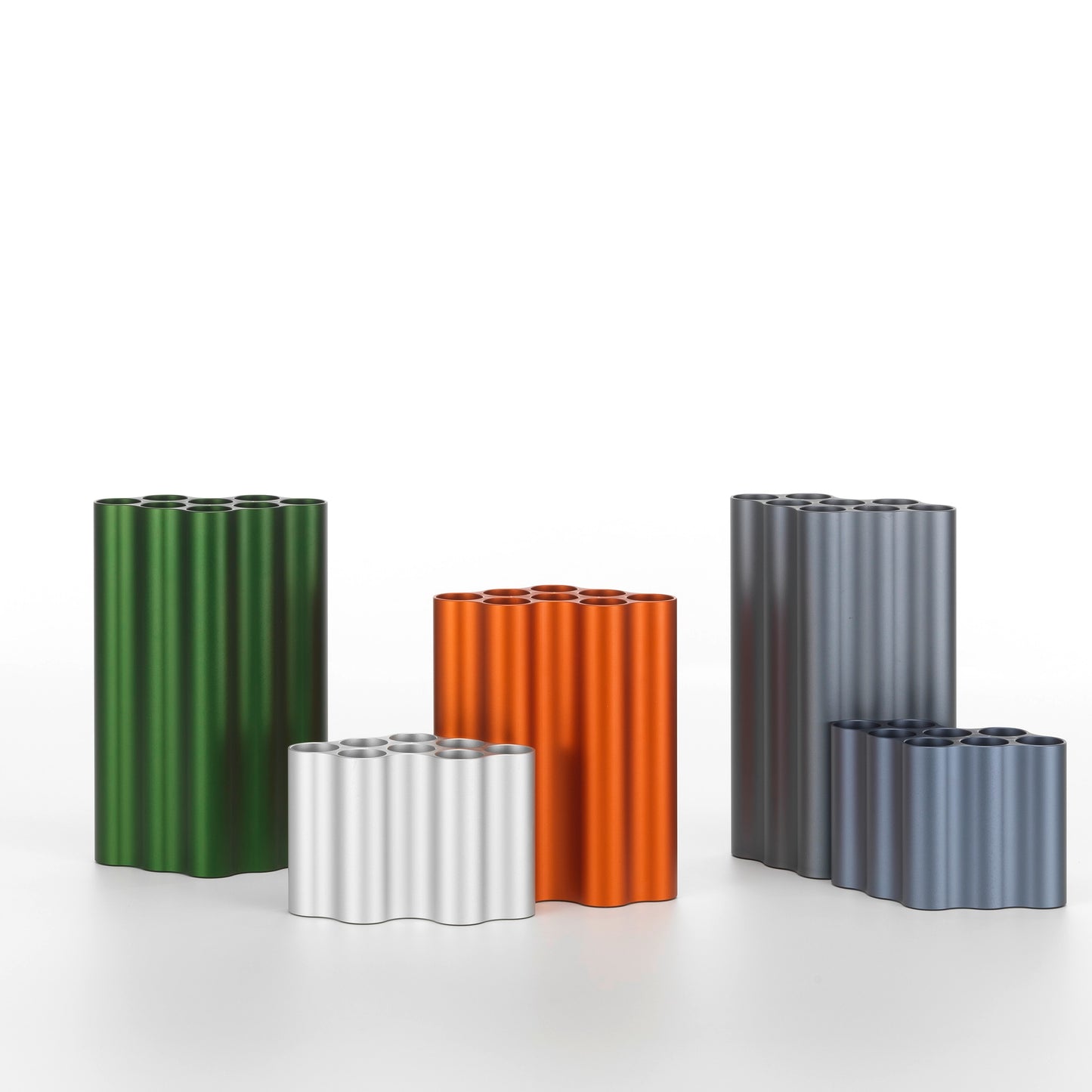 Vitra Nuage Vase métallique small – Designvase mit skulpturalem Charakter