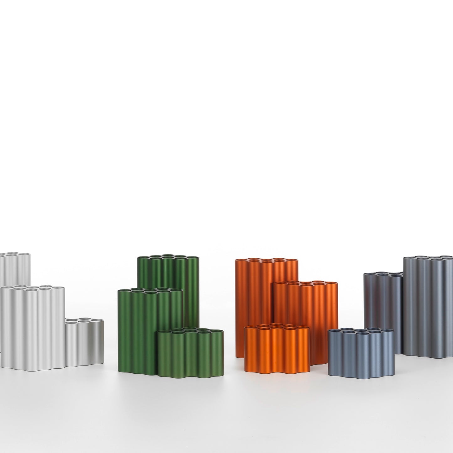 Vitra Nuage Vase métallique small – Designvase mit skulpturalem Charakter