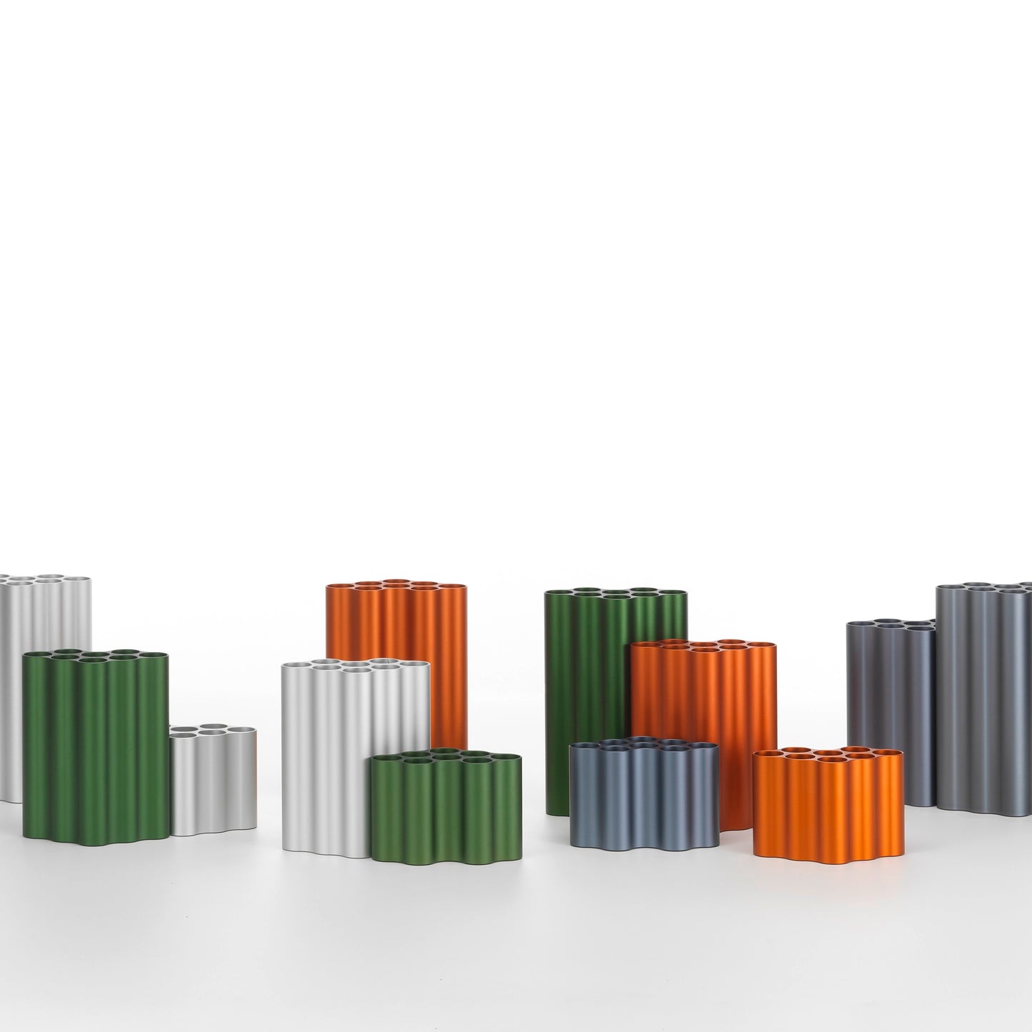 Vitra Nuage Vase métallique small – Designvase mit skulpturalem Charakter