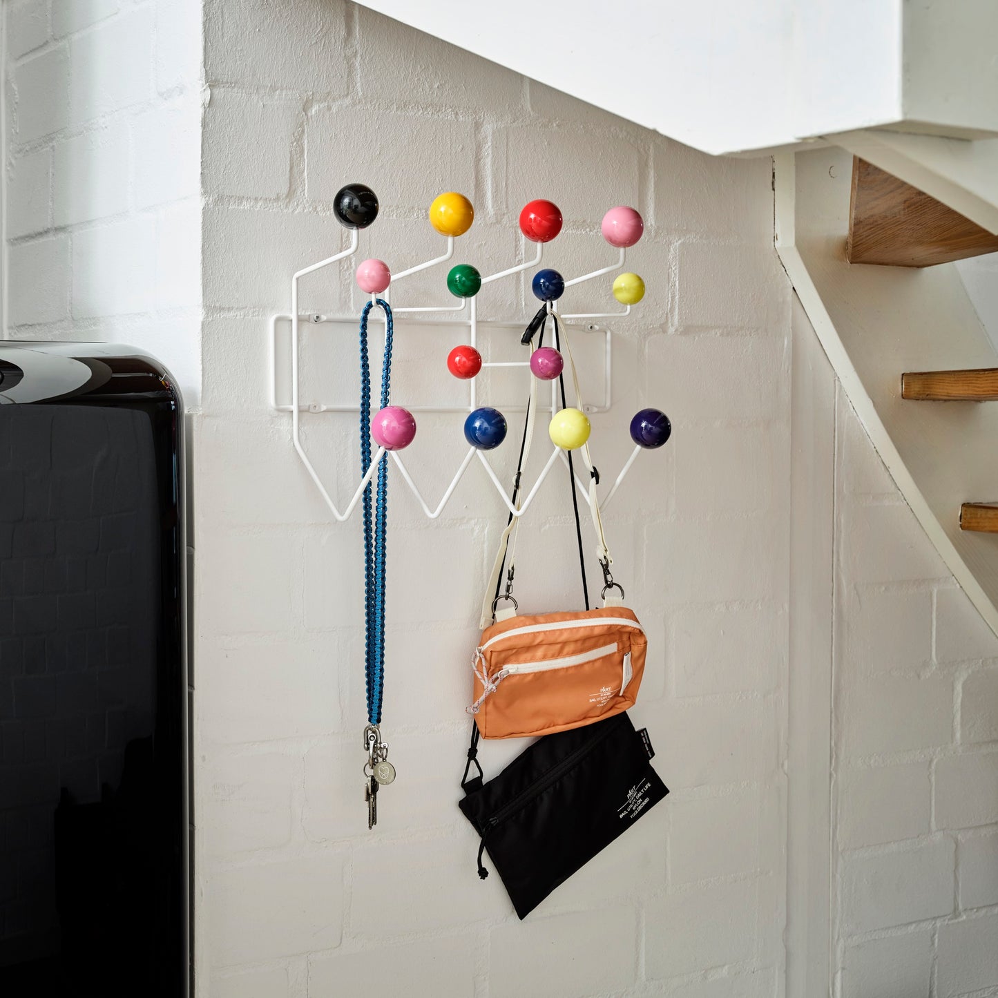 Vitra Eames Hang it all Wandgarderobe mehrfarbig
