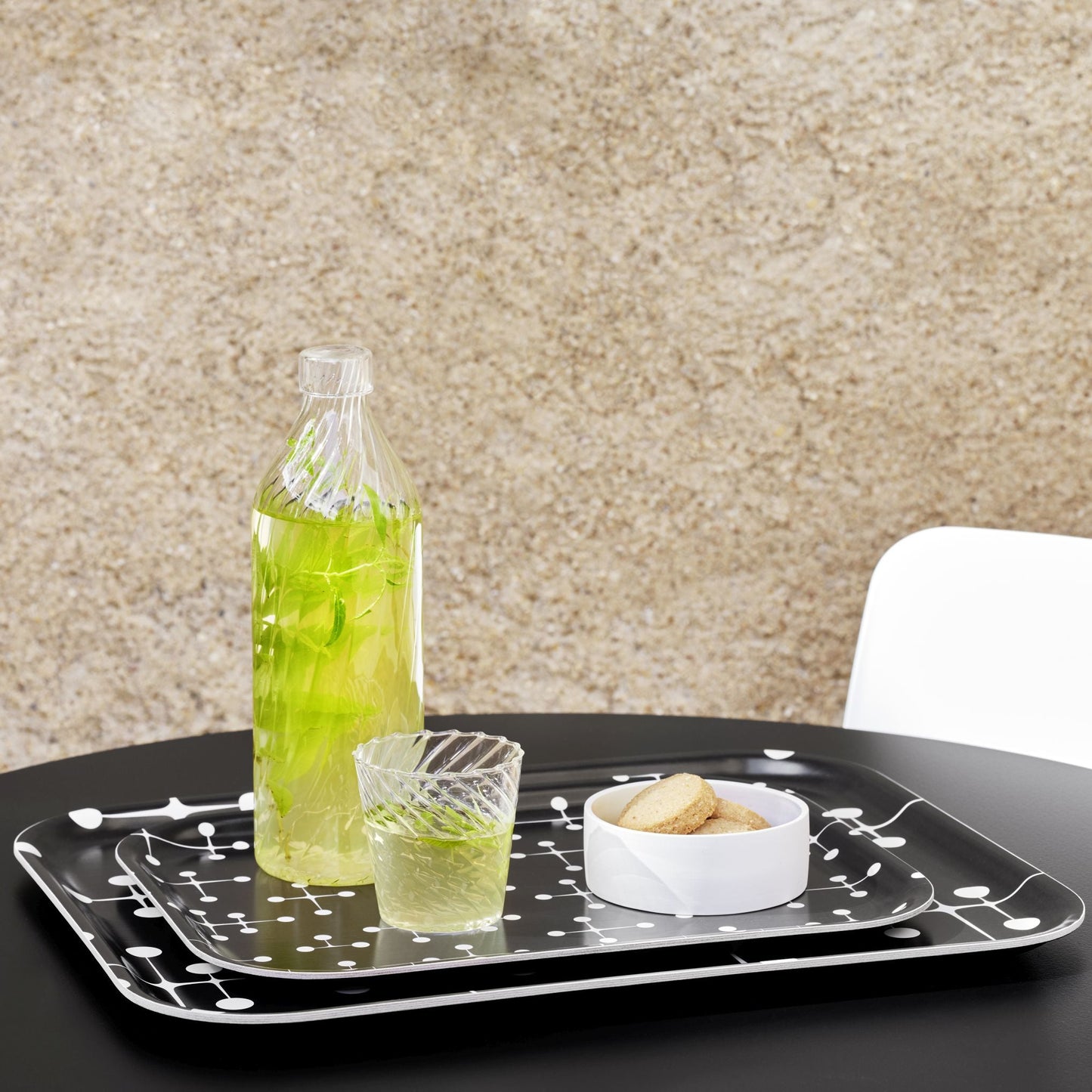 Vitra Classic Tray large Serviertablett groß Schichtholz Eames Dot Pattern