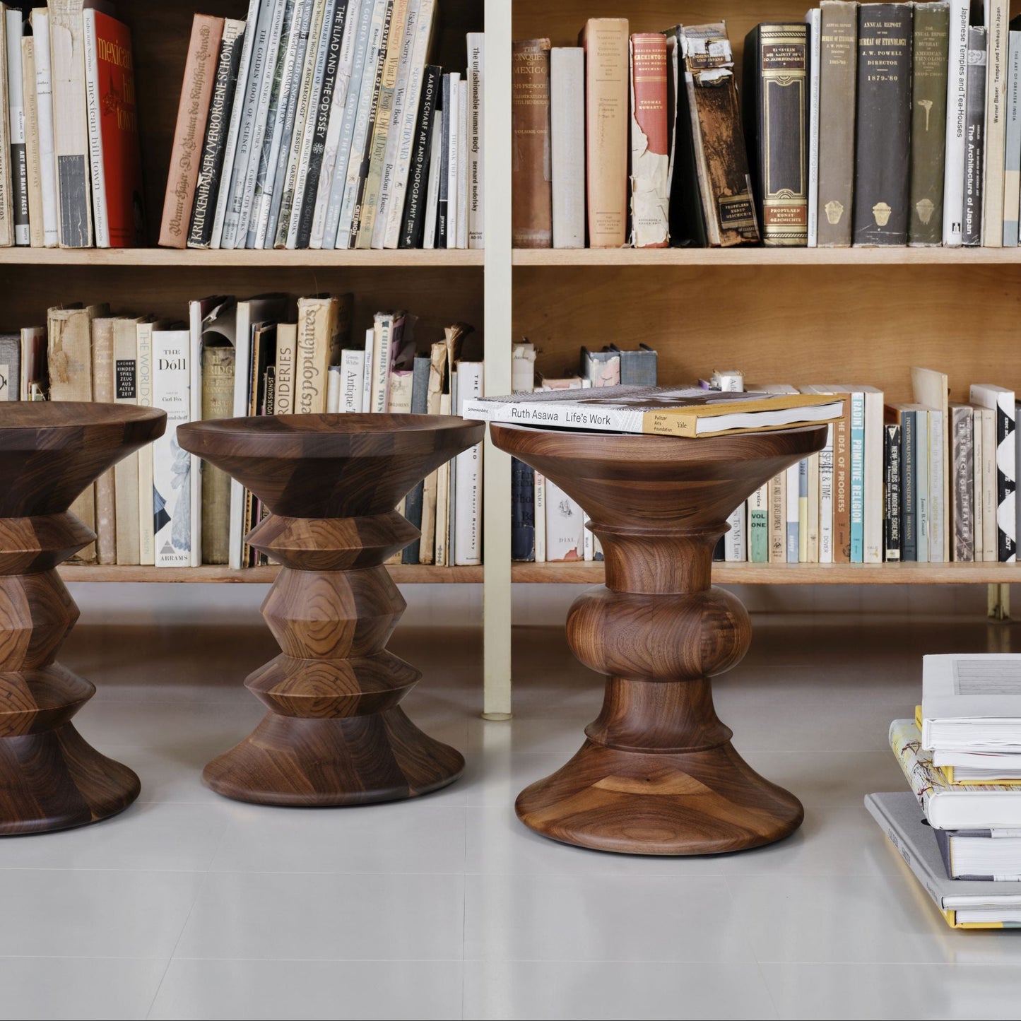 Vitra Stools von Charles & Ray Eames Hocker Beistelltisch Skulptur