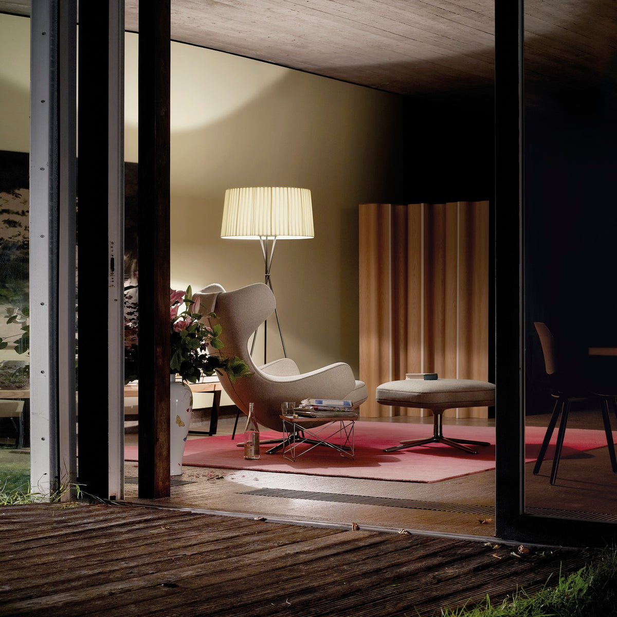 Vitra Grand Repos Loungesessel drehbar mit Ottoman Ohrensessel & Hocker