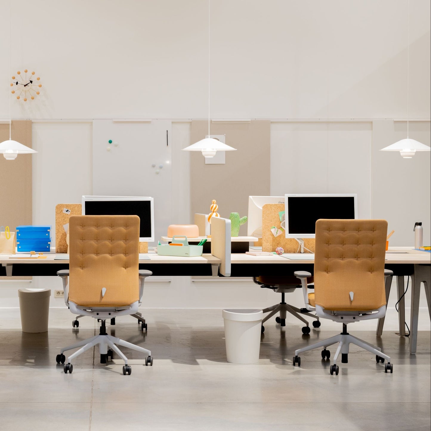 Vitra ID Trim Bürostuhl Sitz- und Rückenlehne gepolstert Bezug Plano