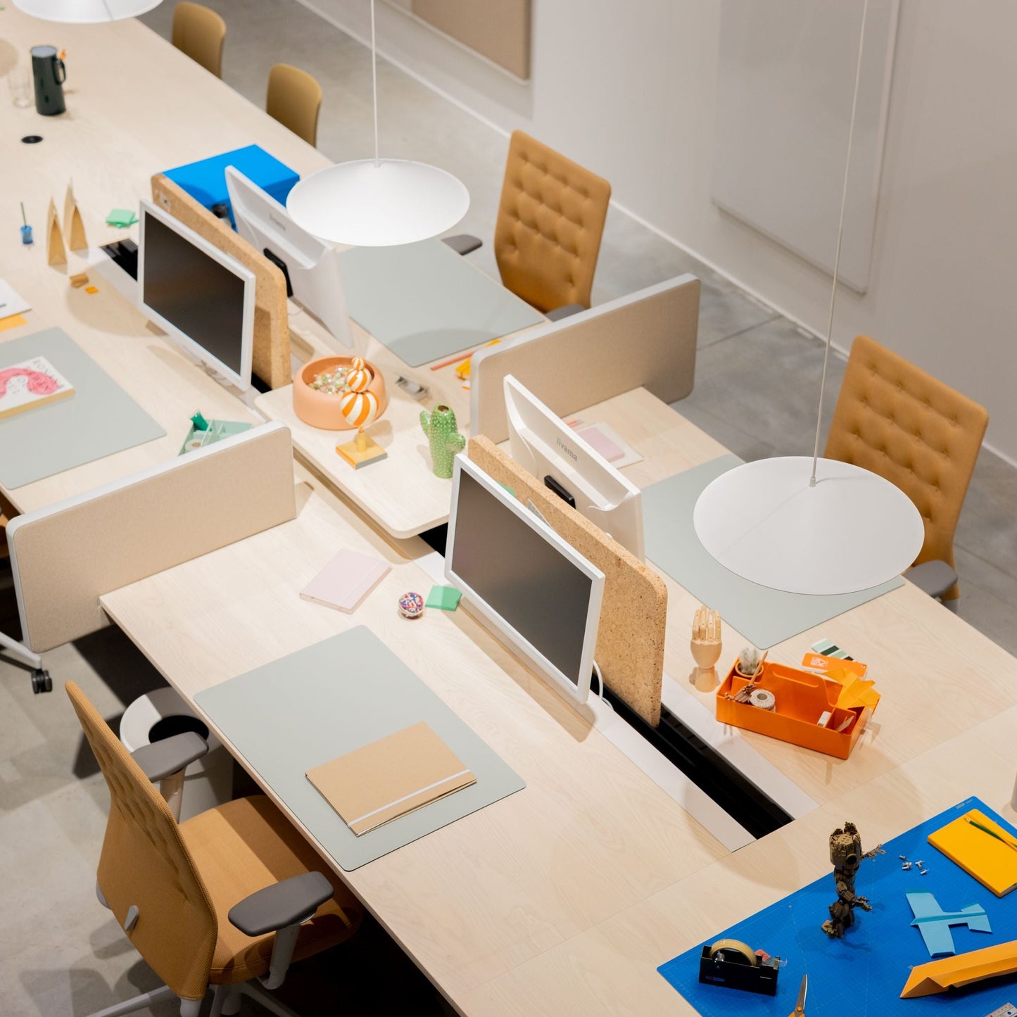 Vitra ID Trim Bürostuhl Sitz- und Rückenlehne gepolstert Bezug Plano