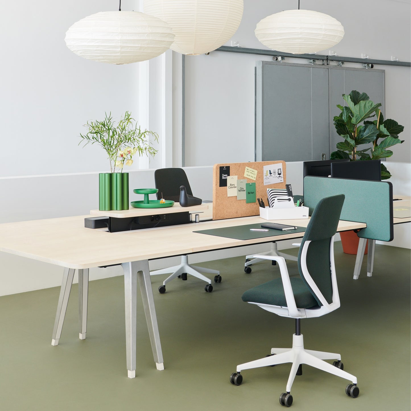 Vitra Rotary Tray drehbares Tablett Etagere Kunststoff