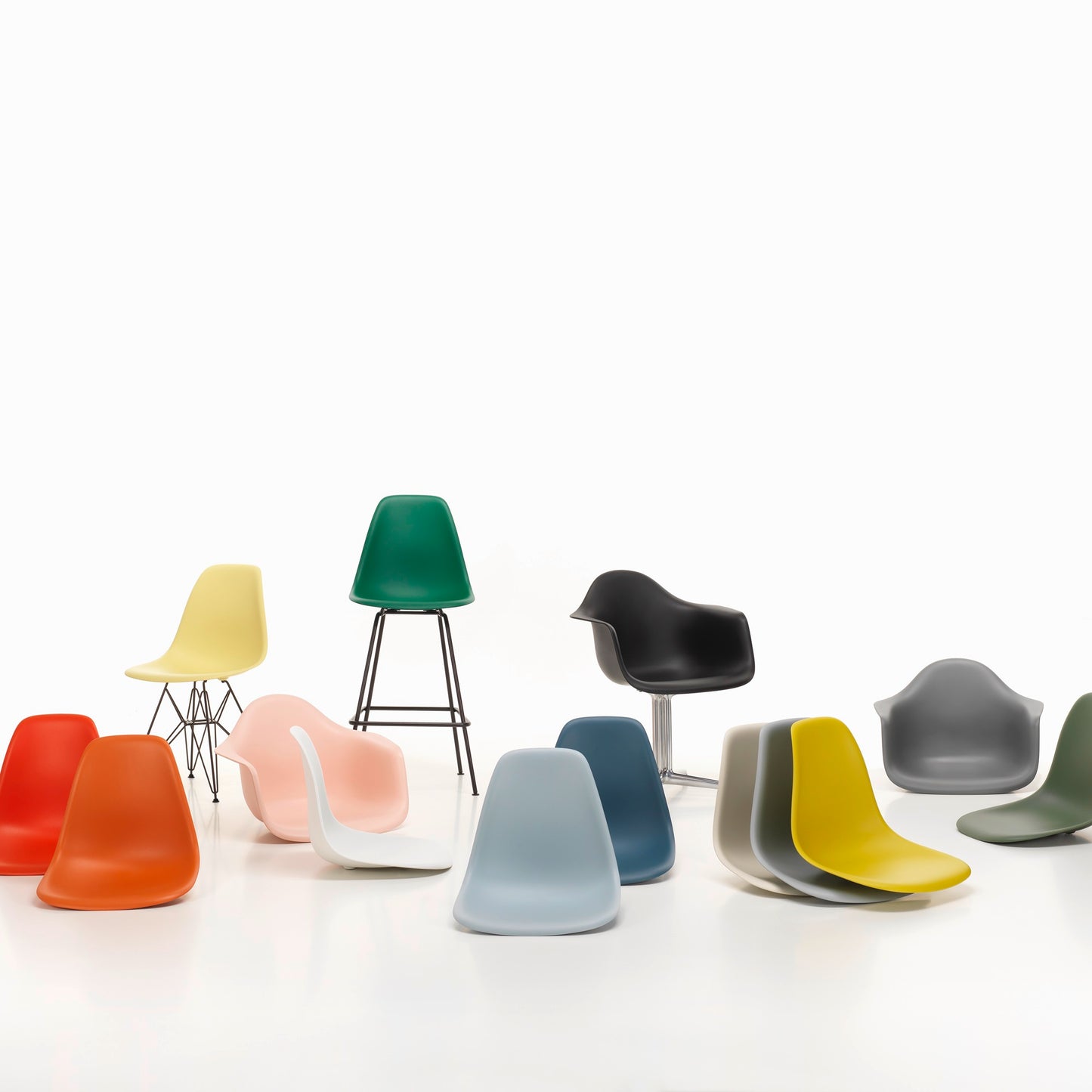 Vitra Eames Plastic Armchair DAX RE Stuhl mit Armlehne 4-Fuß