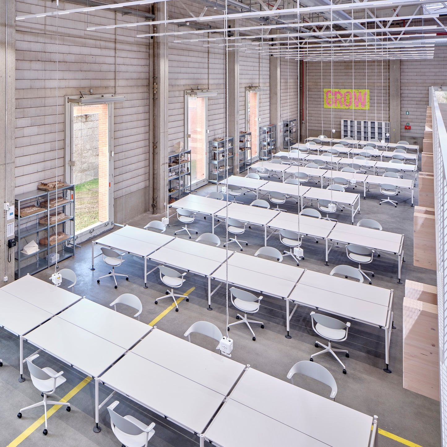 Vitra Mynt Bürostuhl Sitz + Rücken Kunststoff grau RE 4-Stern-Aluminiumfuß