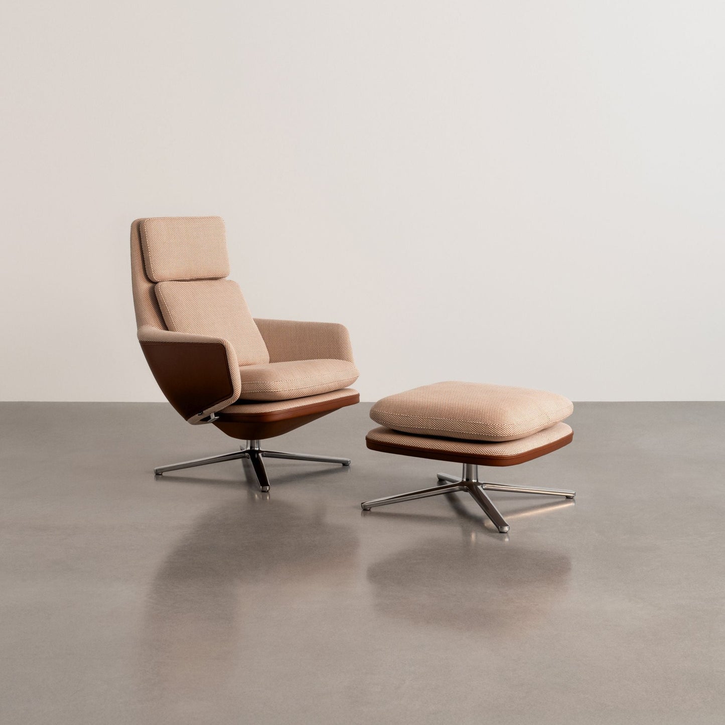 Vitra Grand Relax Loungesessel drehbar mit Ottoman hoher Sessel & Hocker