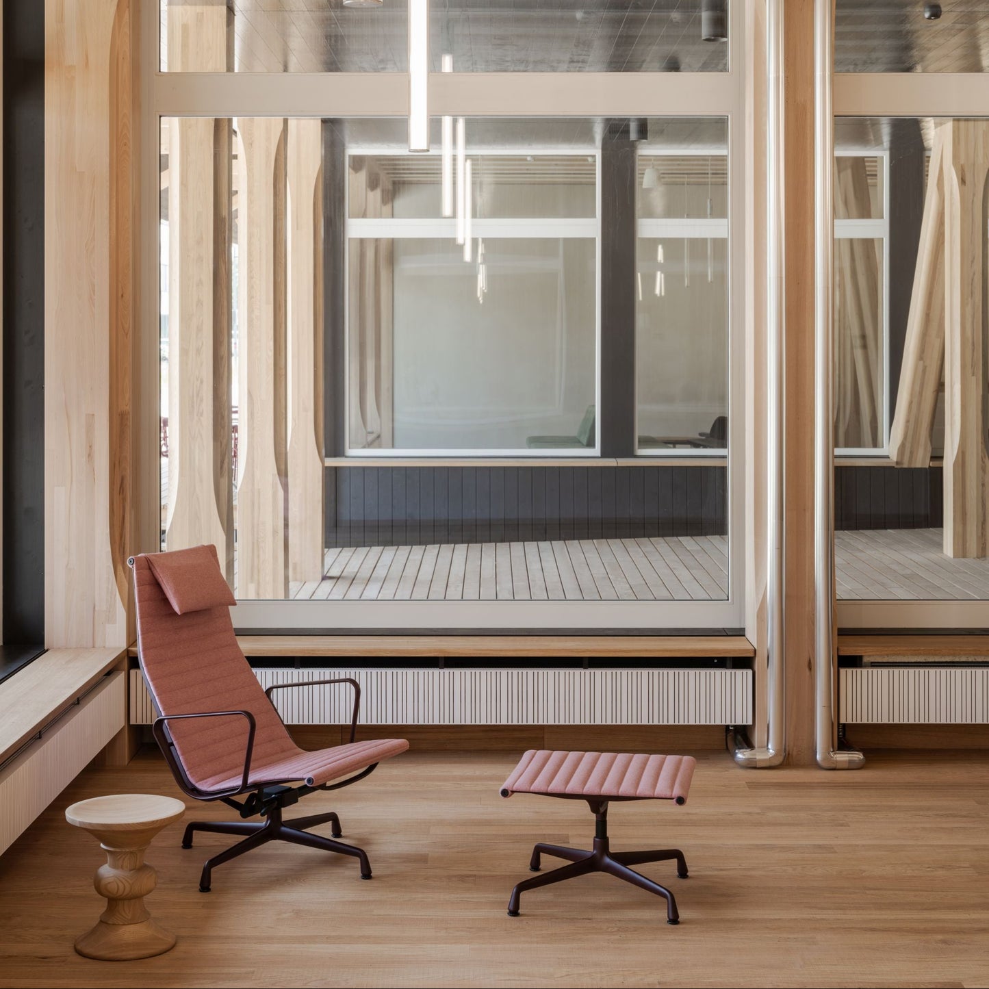 Vitra Stools von Charles & Ray Eames Hocker Beistelltisch Skulptur