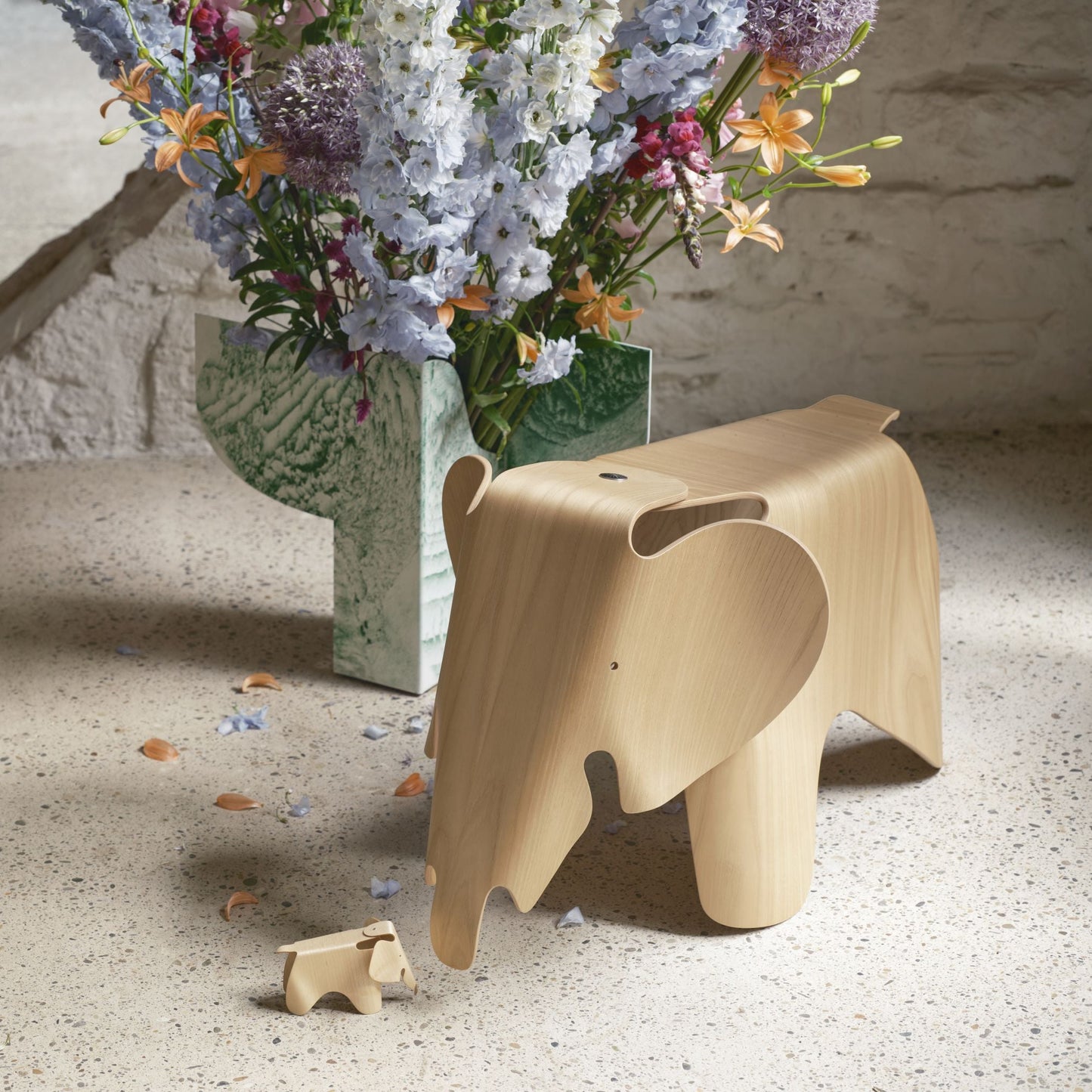 Eames Elephant Plywood Echtholz Hocker Sitzobjekt Nussbaum / Kastanie