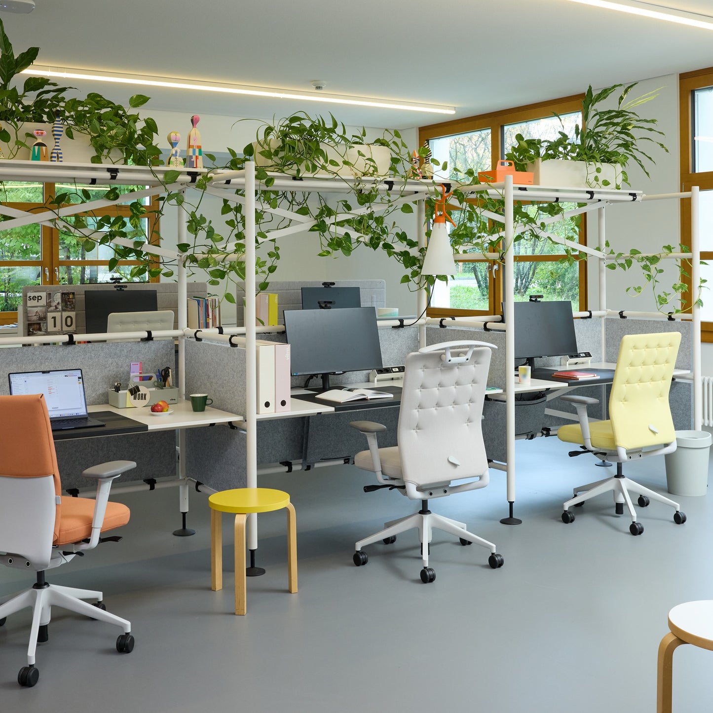 Vitra ID Trim Bürostuhl Sitz- und Rückenlehne gepolstert Bezug Plano