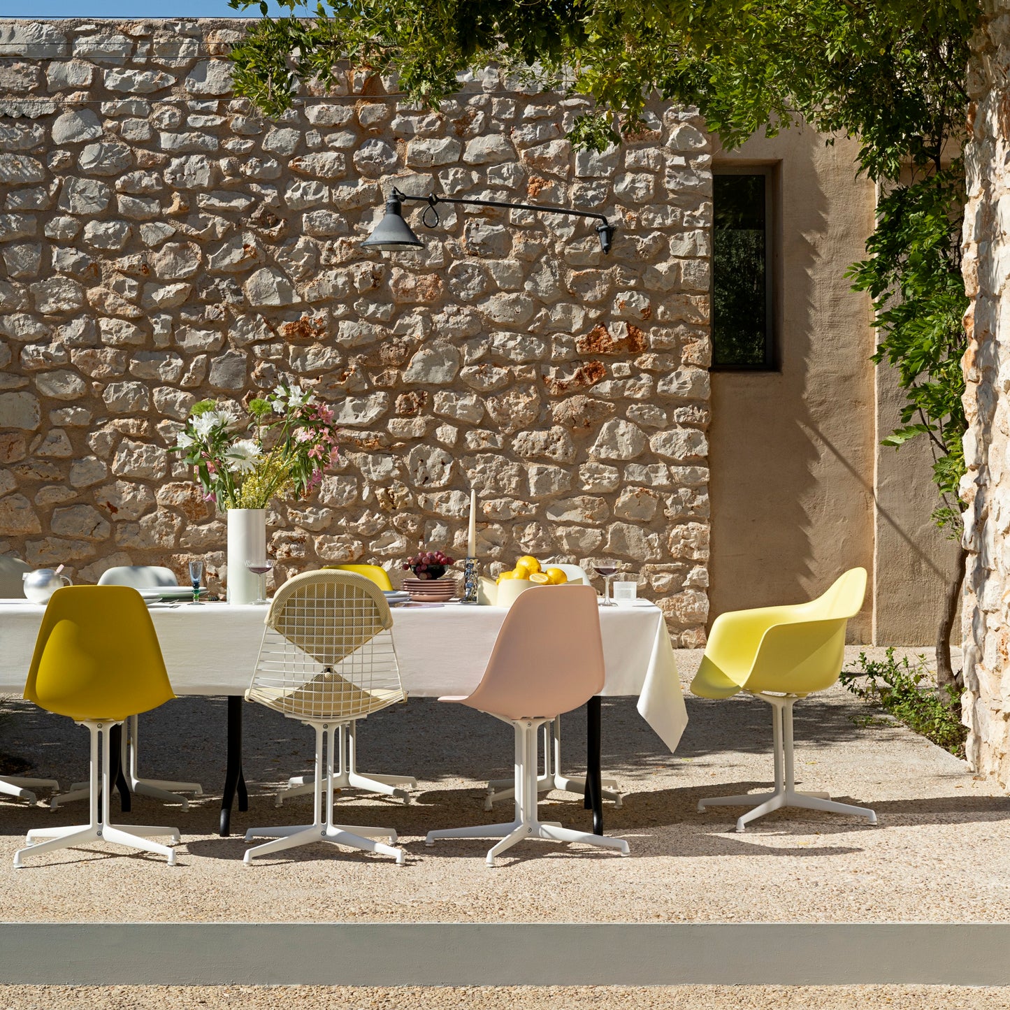 Vitra Eames Plastic Side Chair DSL RE Kunststoff recycelt La Fonda Base