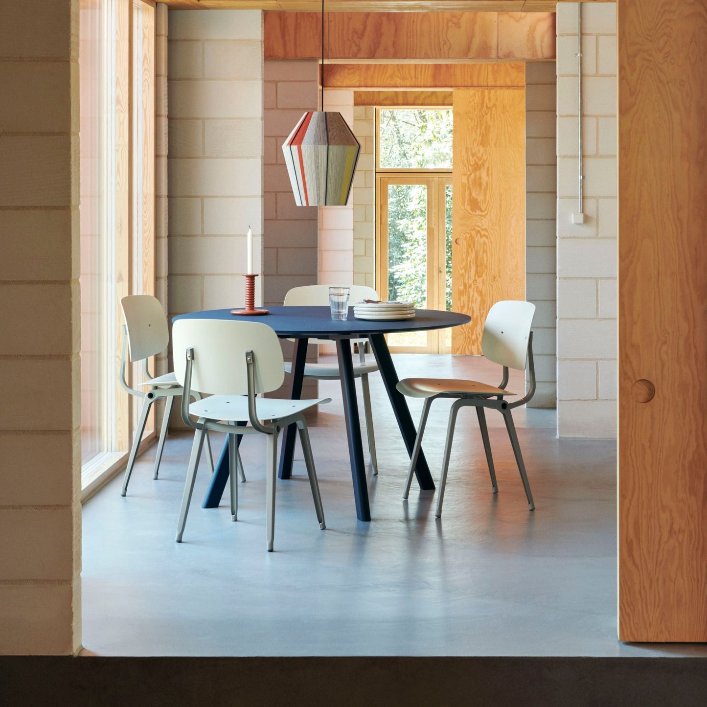 Hay Revolt Chair 4-Fuß-Stuhl Sitz & Rücken ABS-Kunststoff Stahlgestell