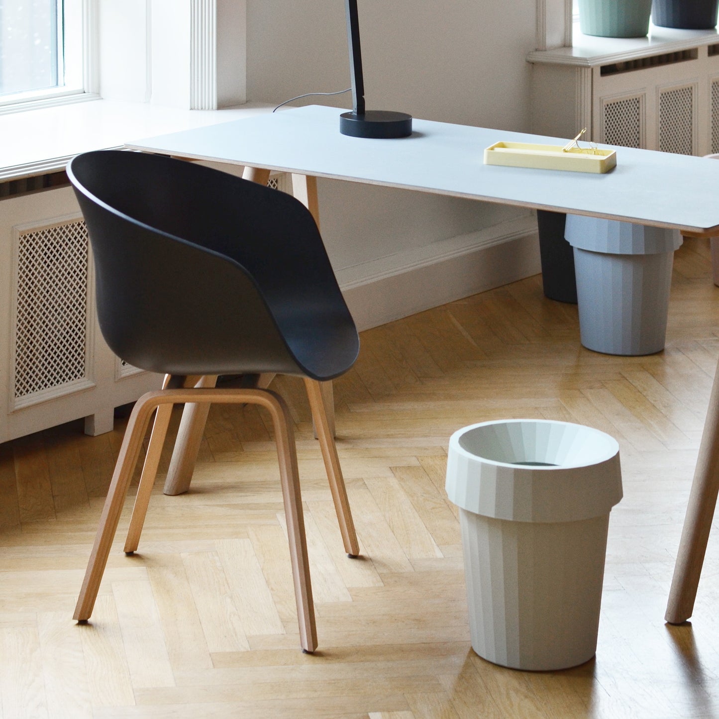 HAY Shade Bin Papierkorb 14 l Kunststoff grau