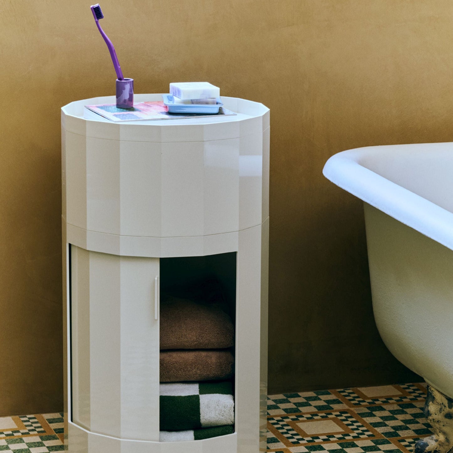 Hay Facet Cabinet high Schränkchen hoch Kunststoff rund Füße & Rollen