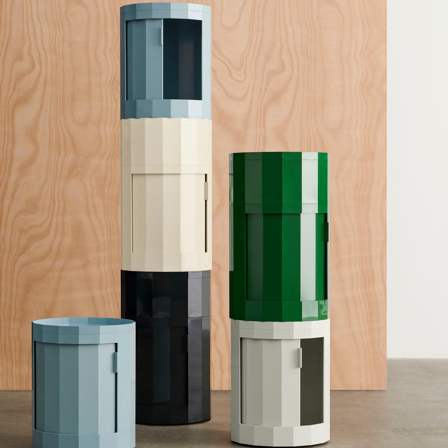 Hay Facet Cabinet low Schränkchen niedrig Kunststoff rund Füße & Rollen