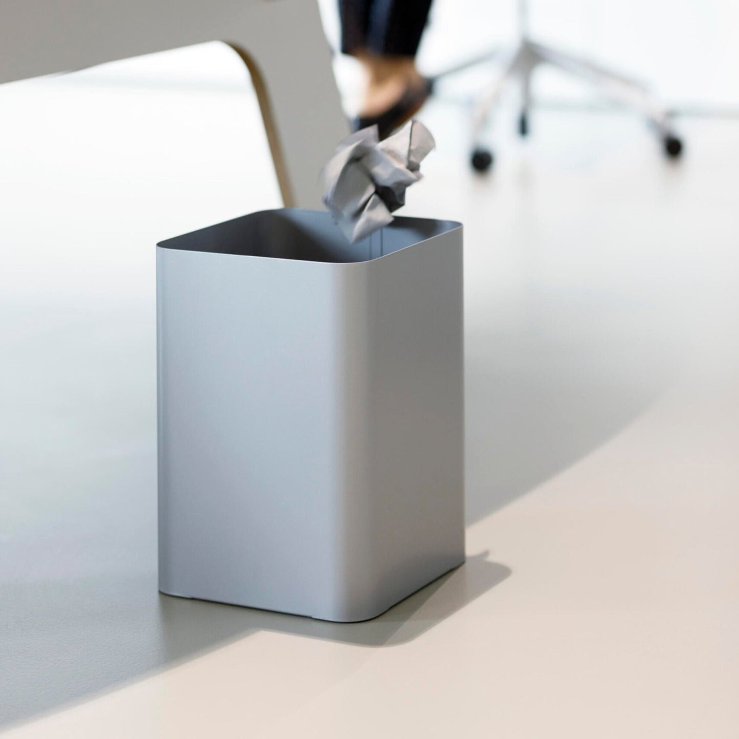 Cascando Flow Papierkorb 25 x 25 Metall weiß