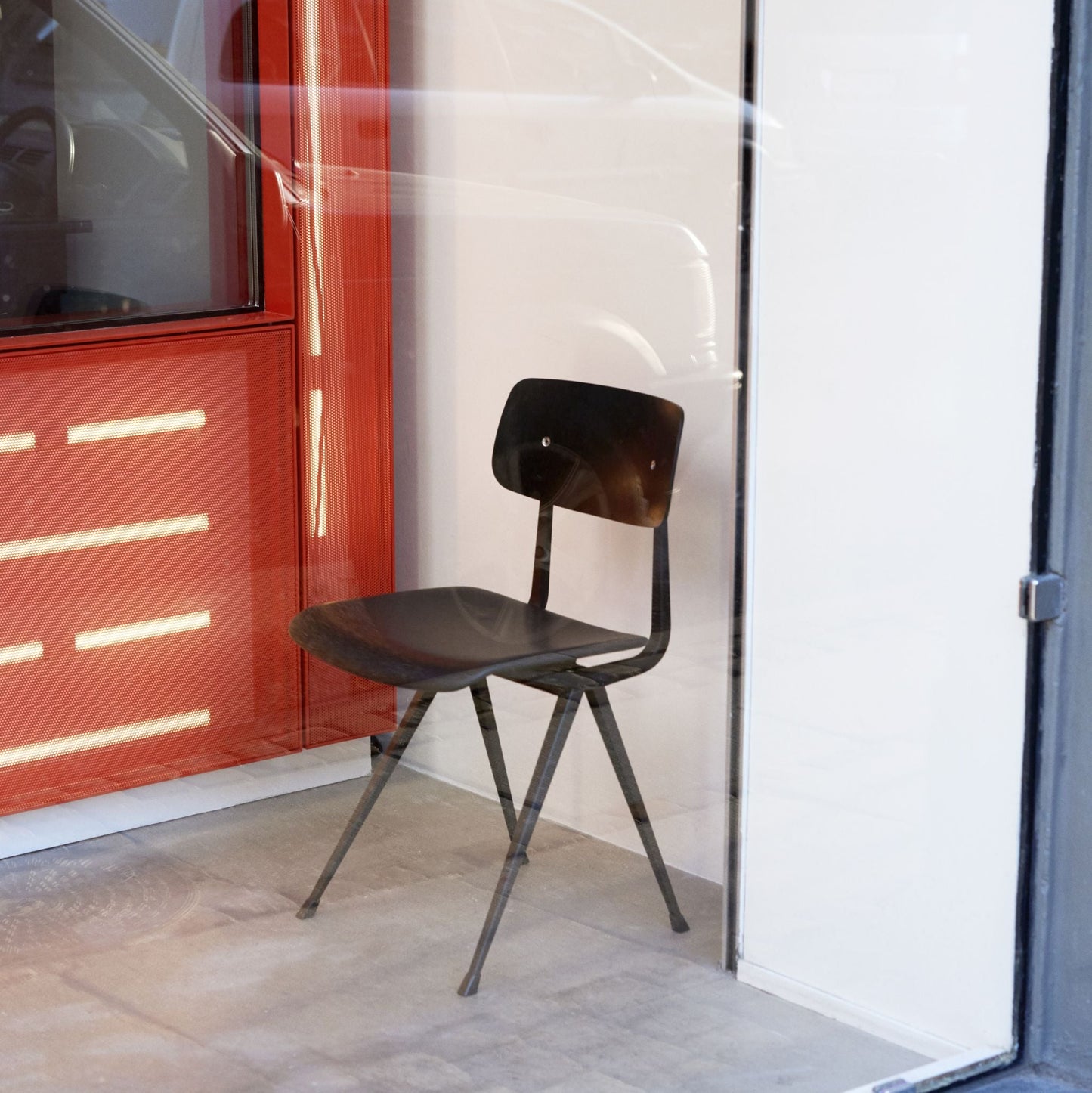 Hay Result Chair 4-Fuß-Stuhl Sitz & Rücken Sperrholz Eiche Stahlgestell