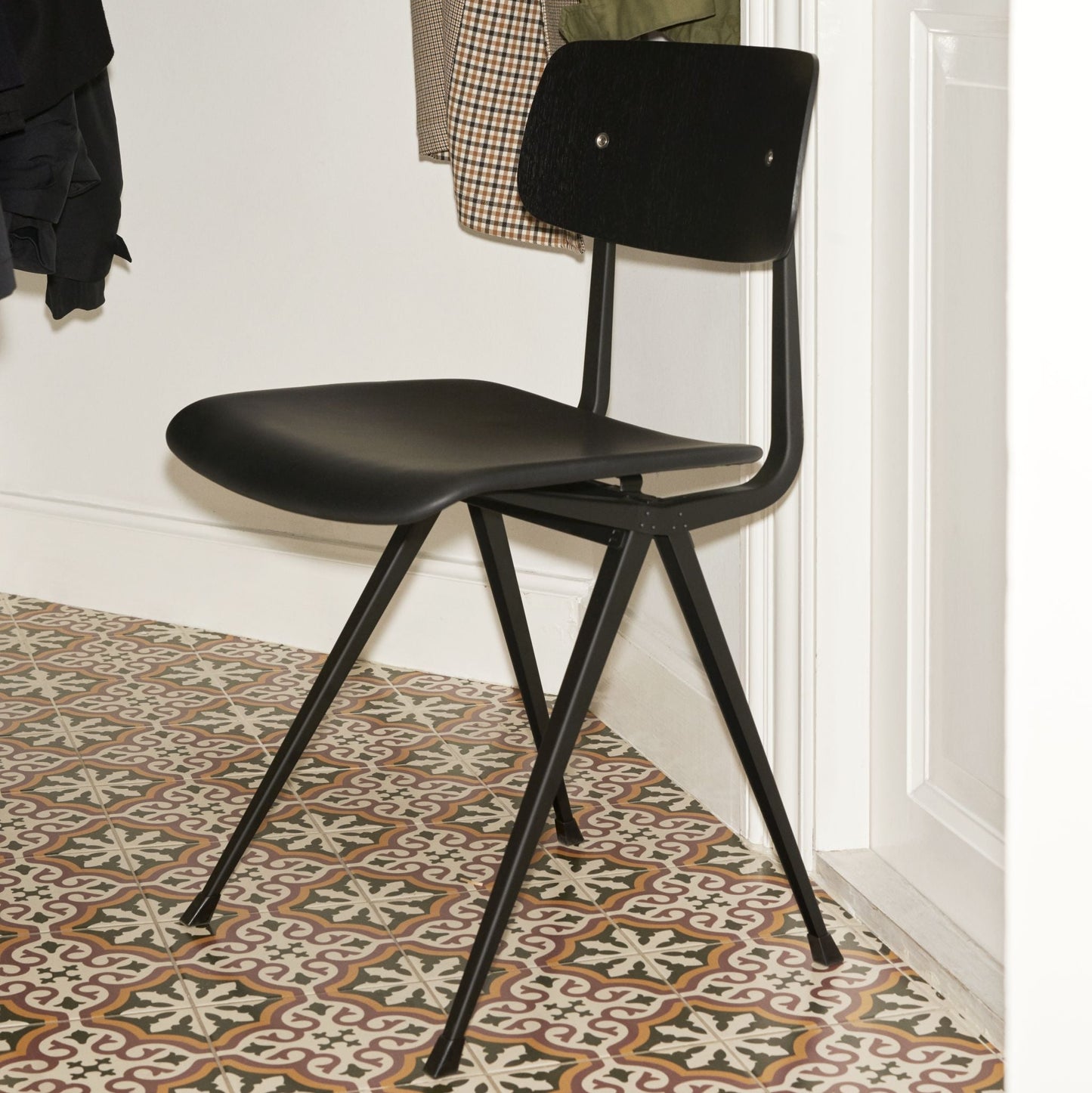 Hay Result Chair 4-Fuß-Stuhl Sitz & Rücken Sperrholz Eiche Stahlgestell