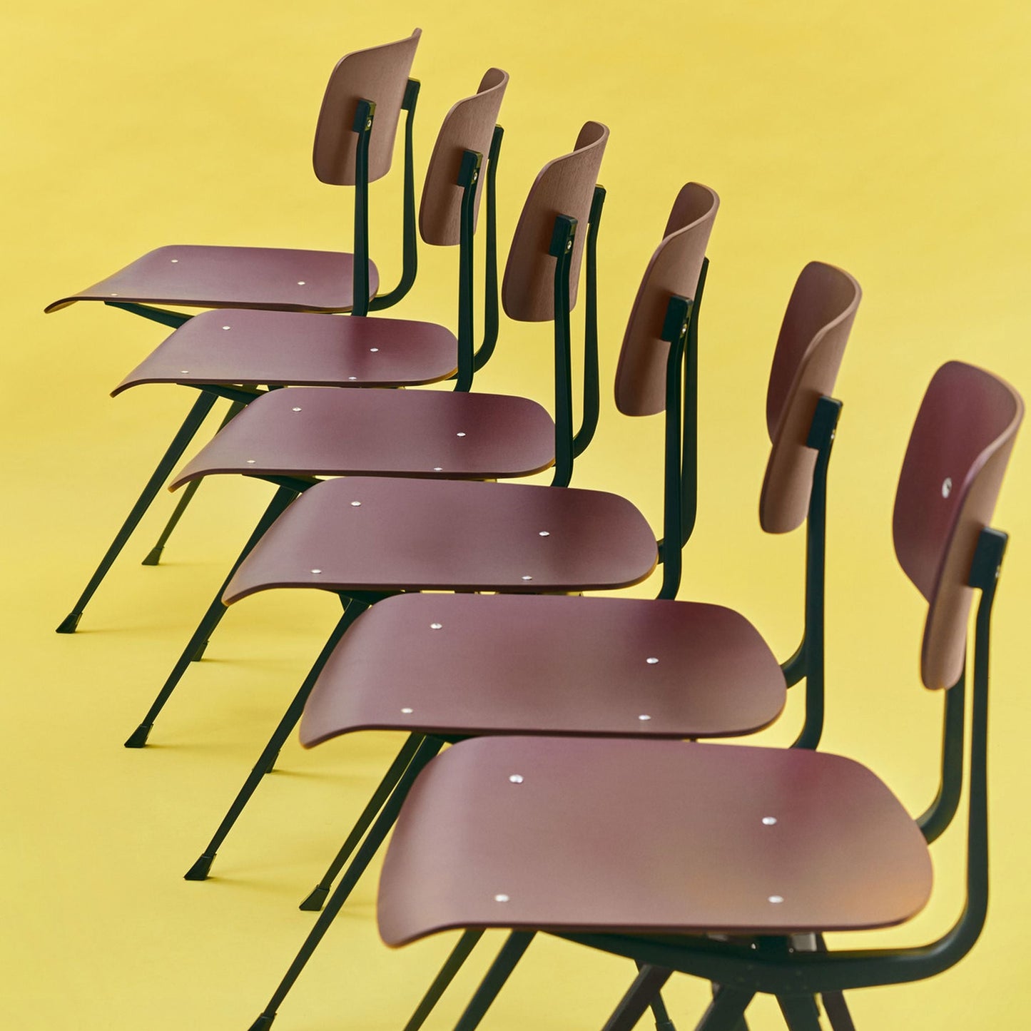 Hay Result Chair 4-Fuß-Stuhl Sitz & Rücken Sperrholz Eiche Stahlgestell