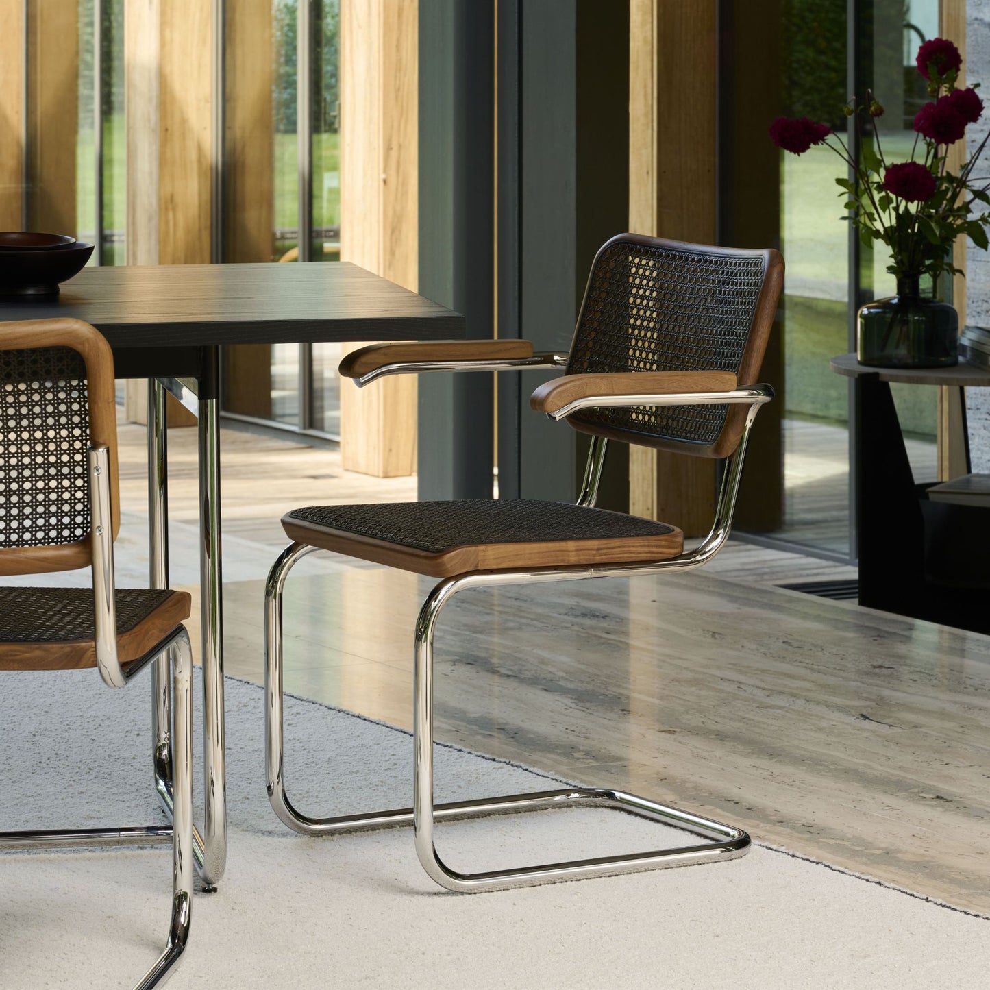 Thonet S 64 V Freischwinger Stuhl mit Armlehnen Sitz & Rücken Rohrgeflecht
