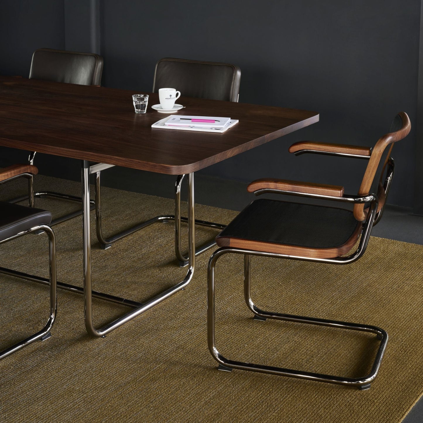 Thonet S 64 V Freischwinger Stuhl mit Armlehnen Sitz & Rücken Rohrgeflecht