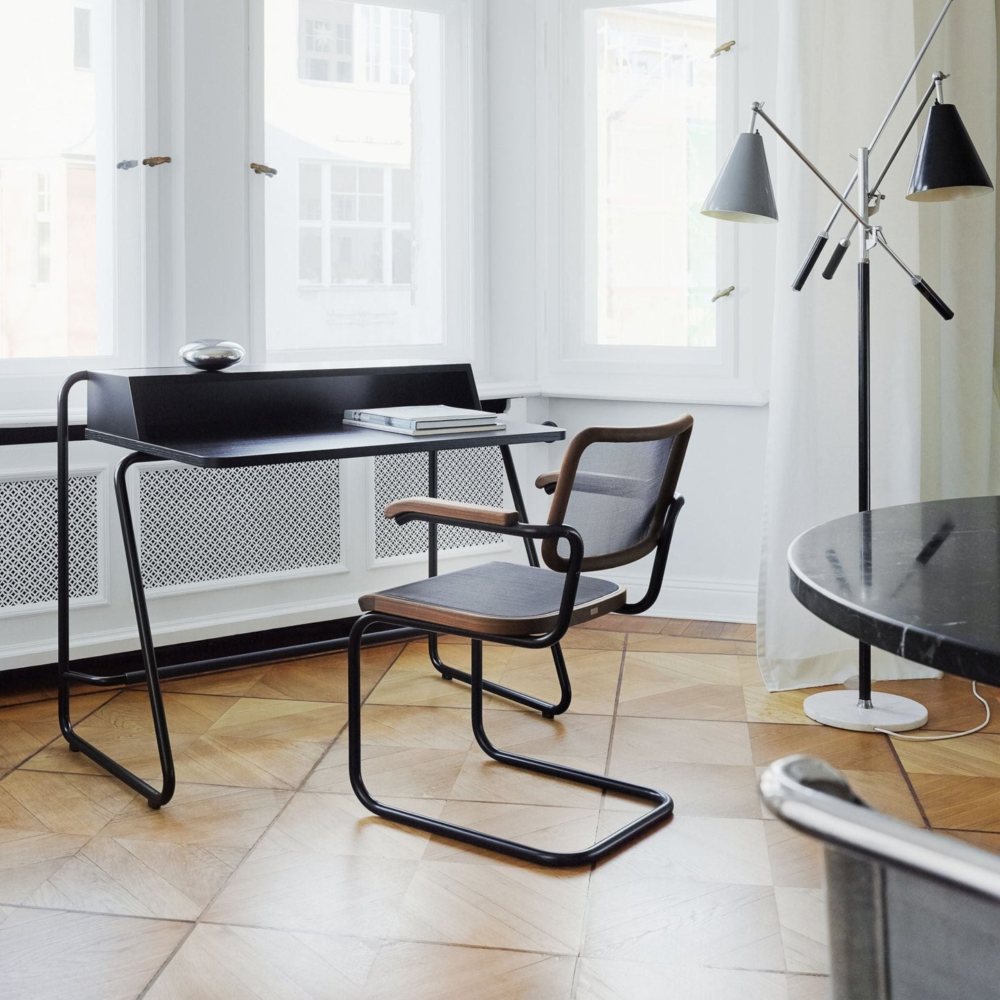 Thonet S 64 N Freischwinger Stuhl mit Armlehnen Sitz & Rücken Netz