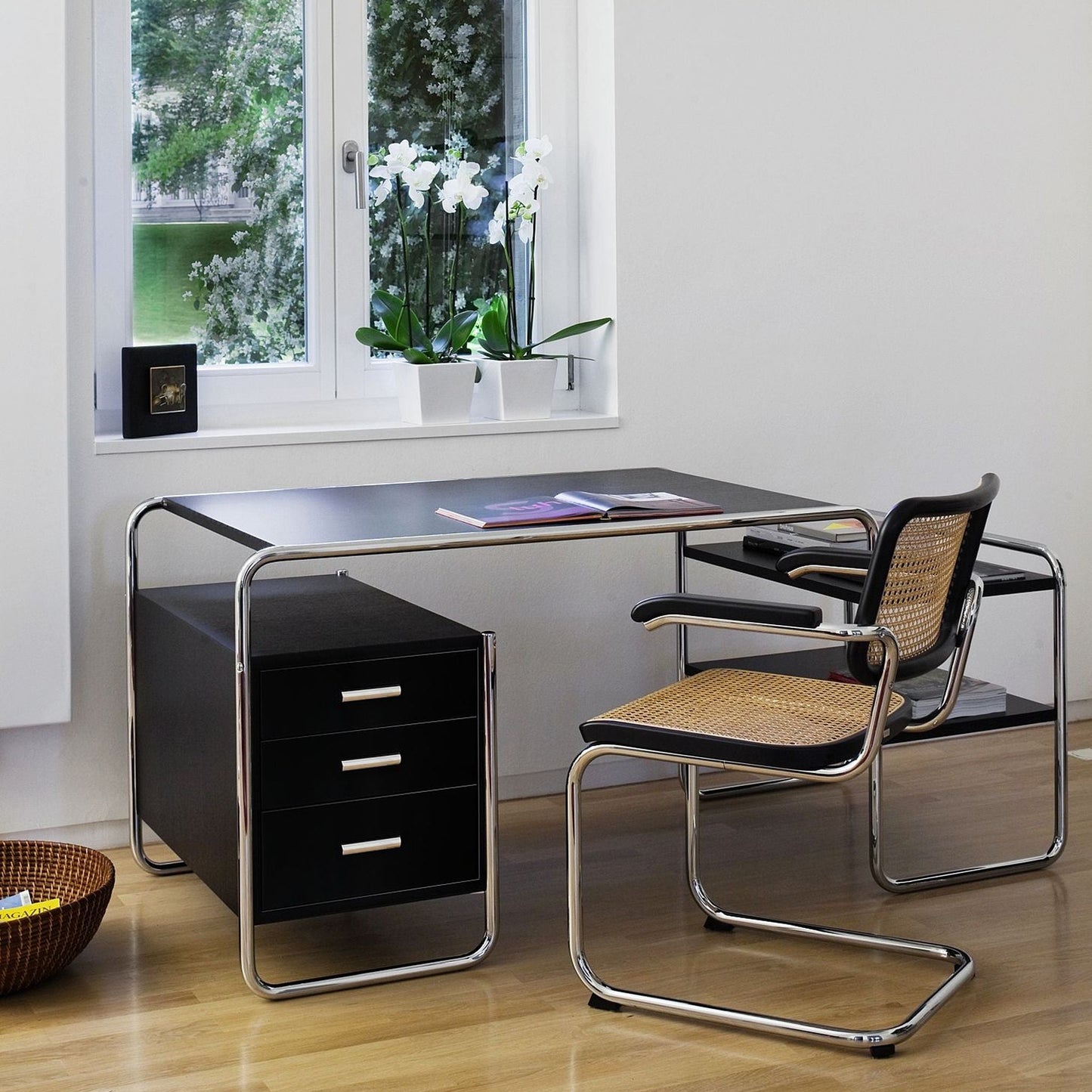 Thonet S 64 V Freischwinger Stuhl mit Armlehnen Sitz & Rücken Rohrgeflecht