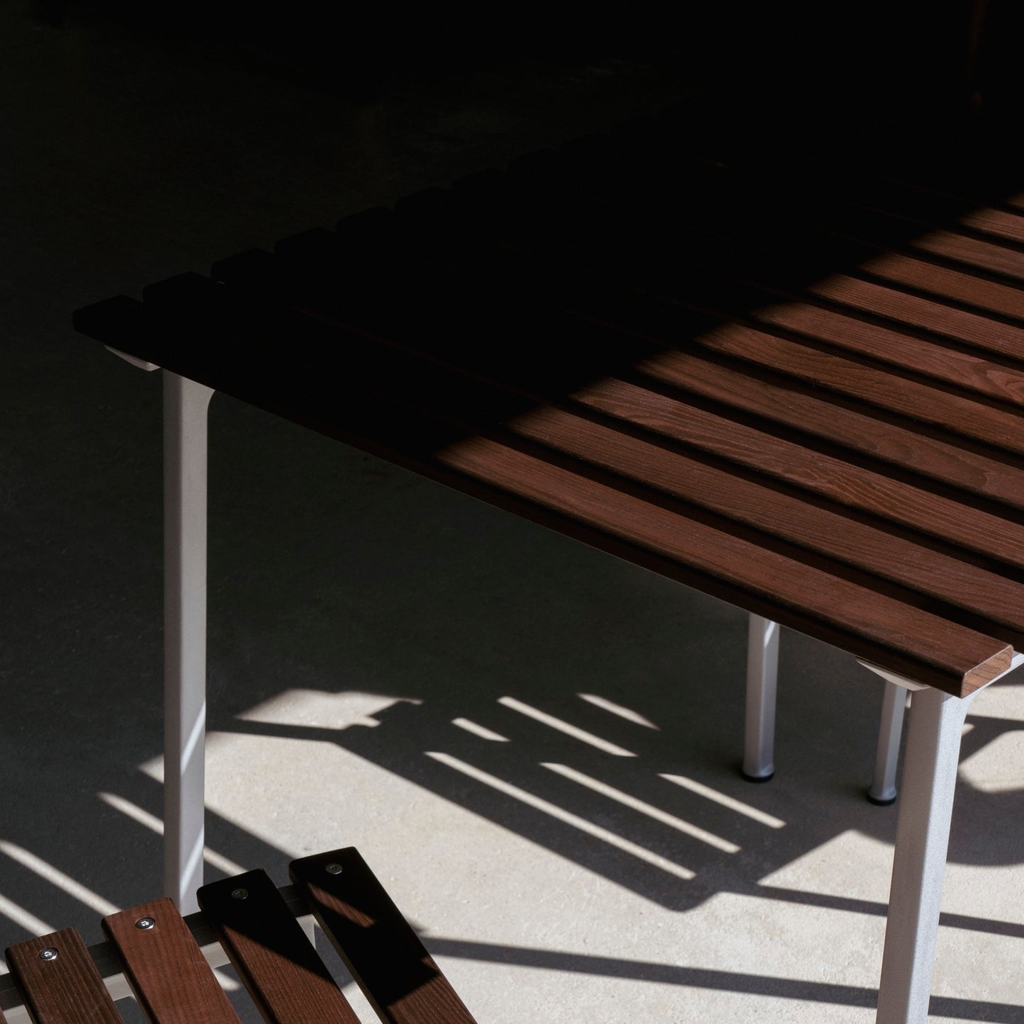 HAY Traverse Table Outdoor Tisch 75 x 83 cm Esche geölt / Aluminium