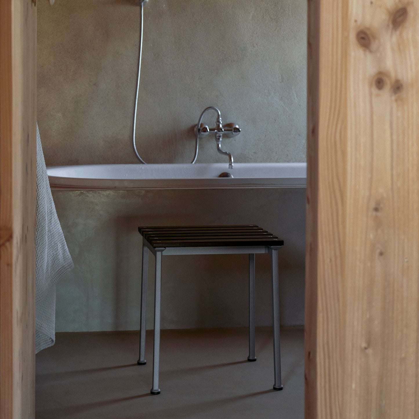 HAY Traverse Stool Outdoor Hocker Esche geölt / Aluminium