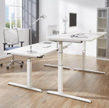 fm Schreibtisch Modell fm62, Mediaform Sitz-Stehtisch Flachkufe mit Quadratrohr