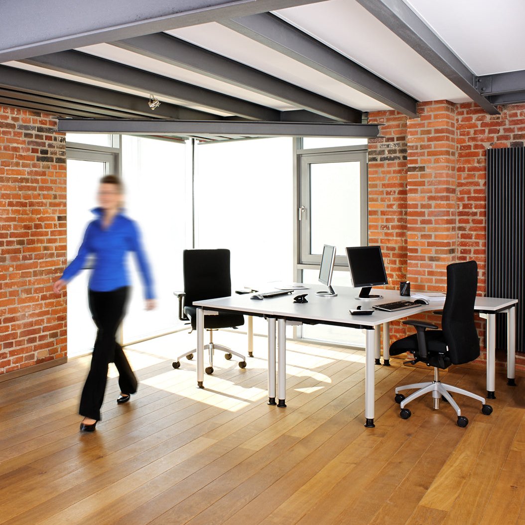 fm11 Schreibtisch Vierfuß Rundrohr Rechteckform konfigurierbar