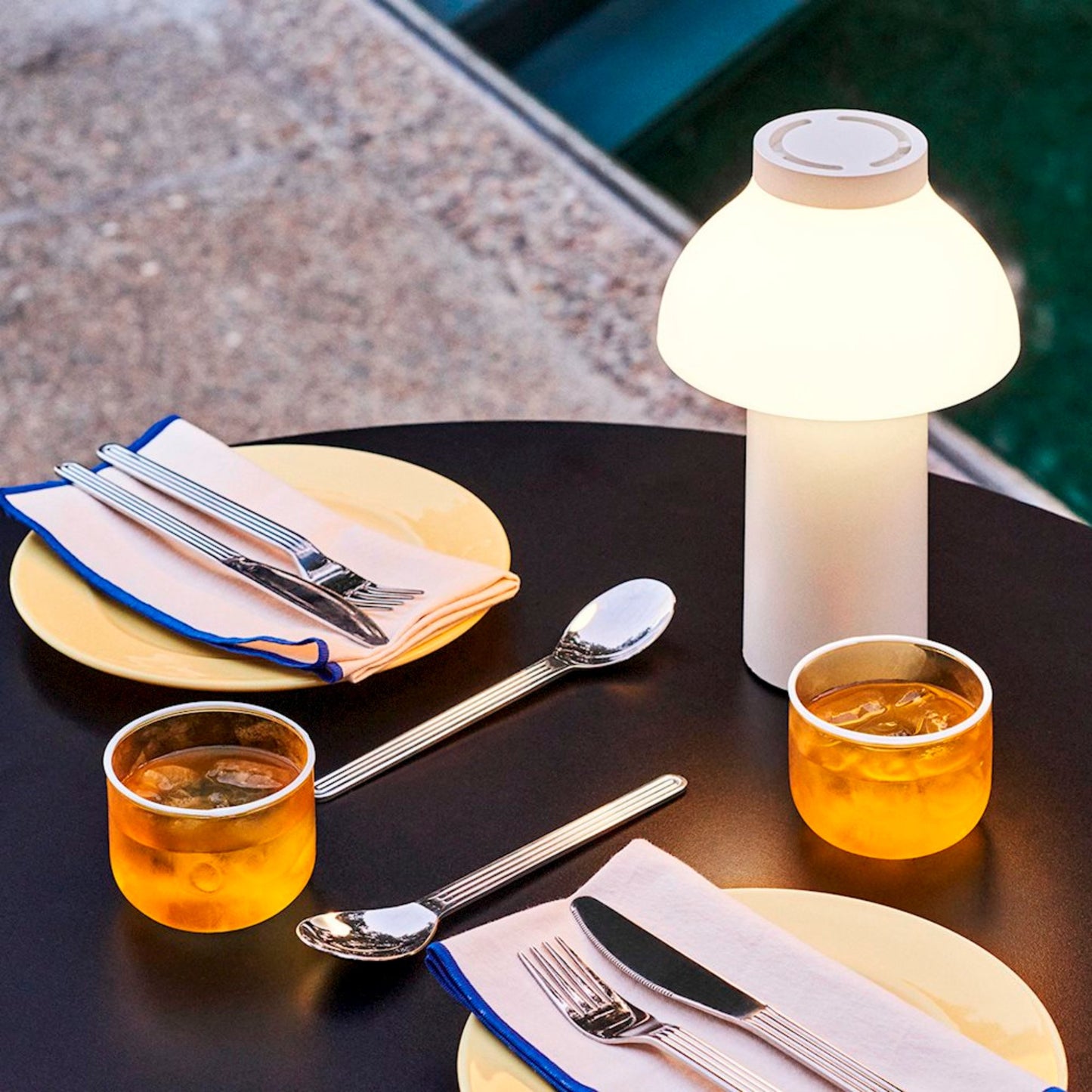 HAY PC Portable Lampe Nr. 2 LED Akkuleuchte Kunststoff recycelt cremeweiß